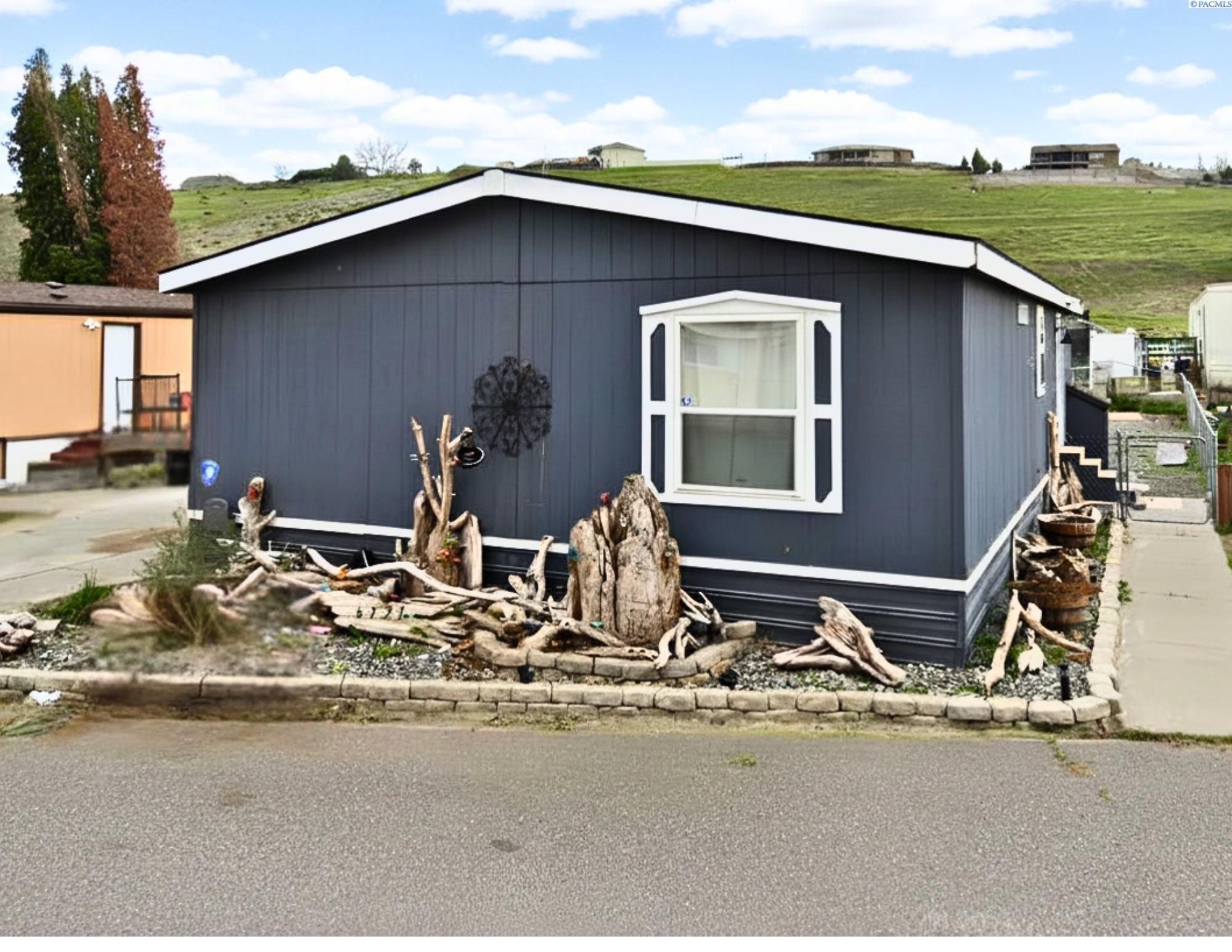 6321 Meyers St #115, West Richland, WA 99353