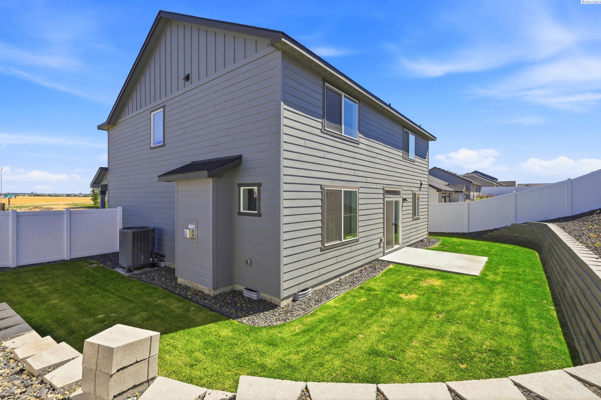 4920 Corinth Dr, Pasco, WA 99301