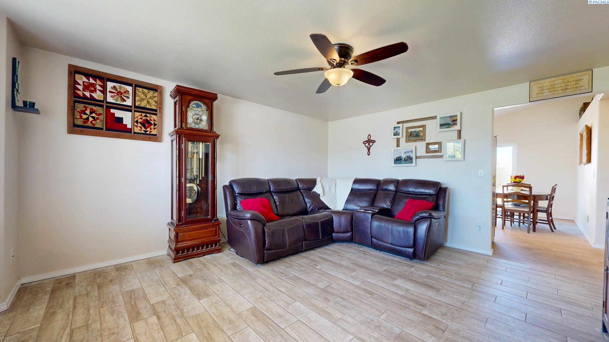 5207 Texada Ln, Pasco, WA 99301