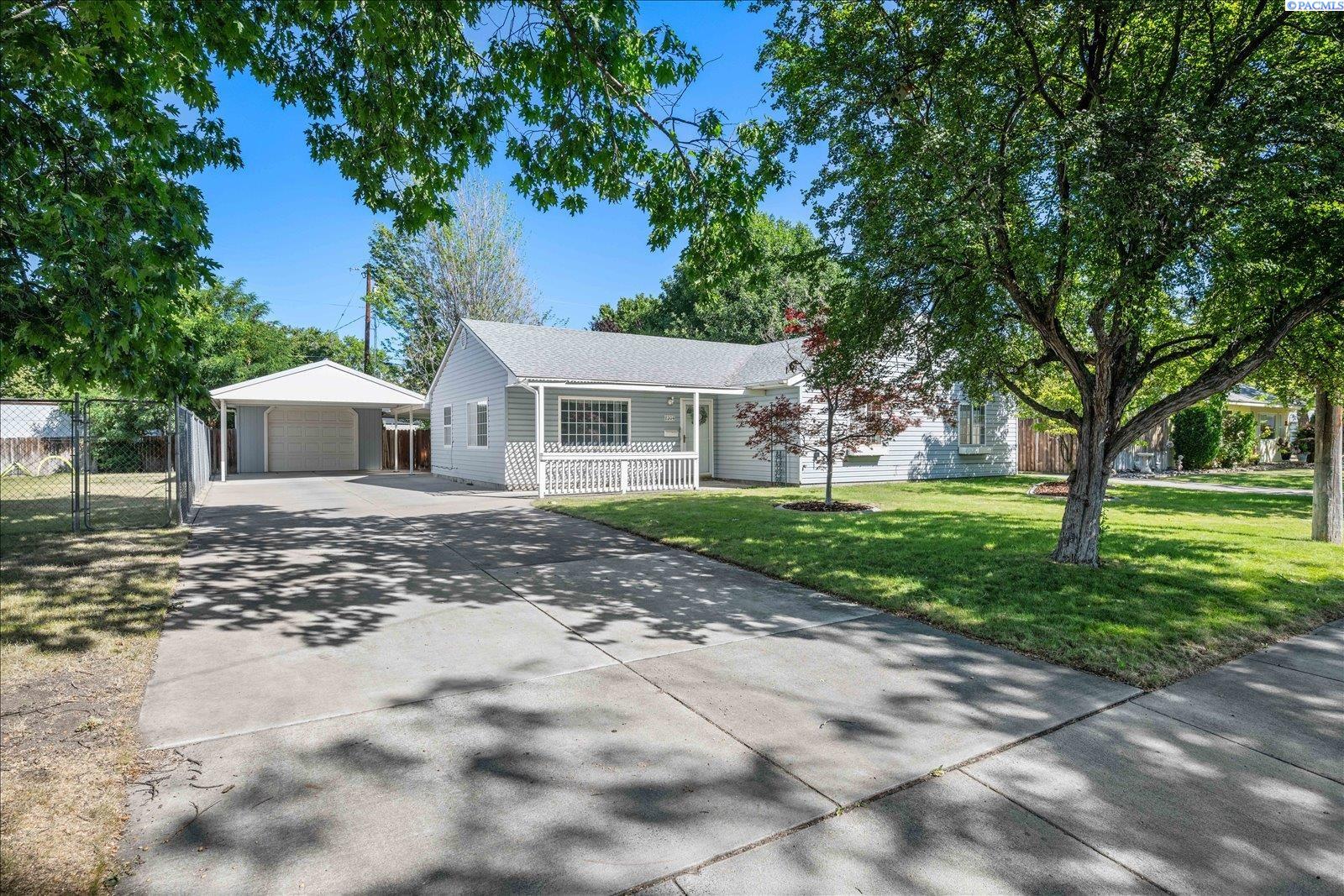 2304 Humphreys St, Richland, WA 99352