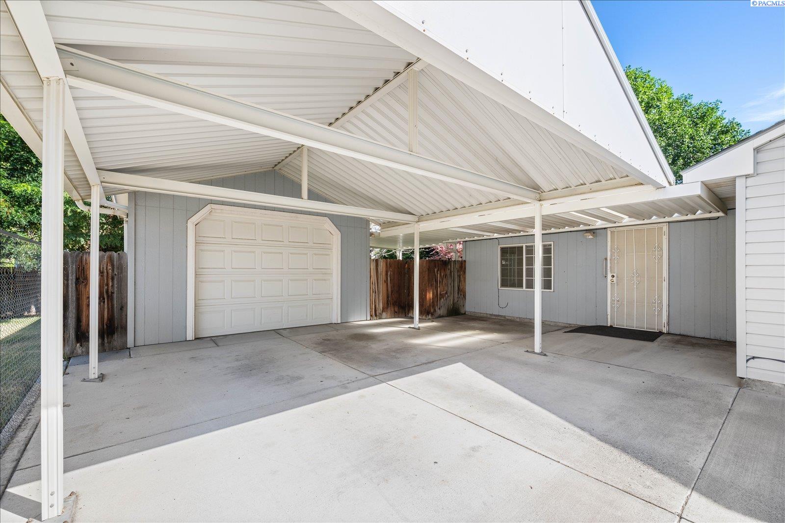 2304 Humphreys St, Richland, WA 99352