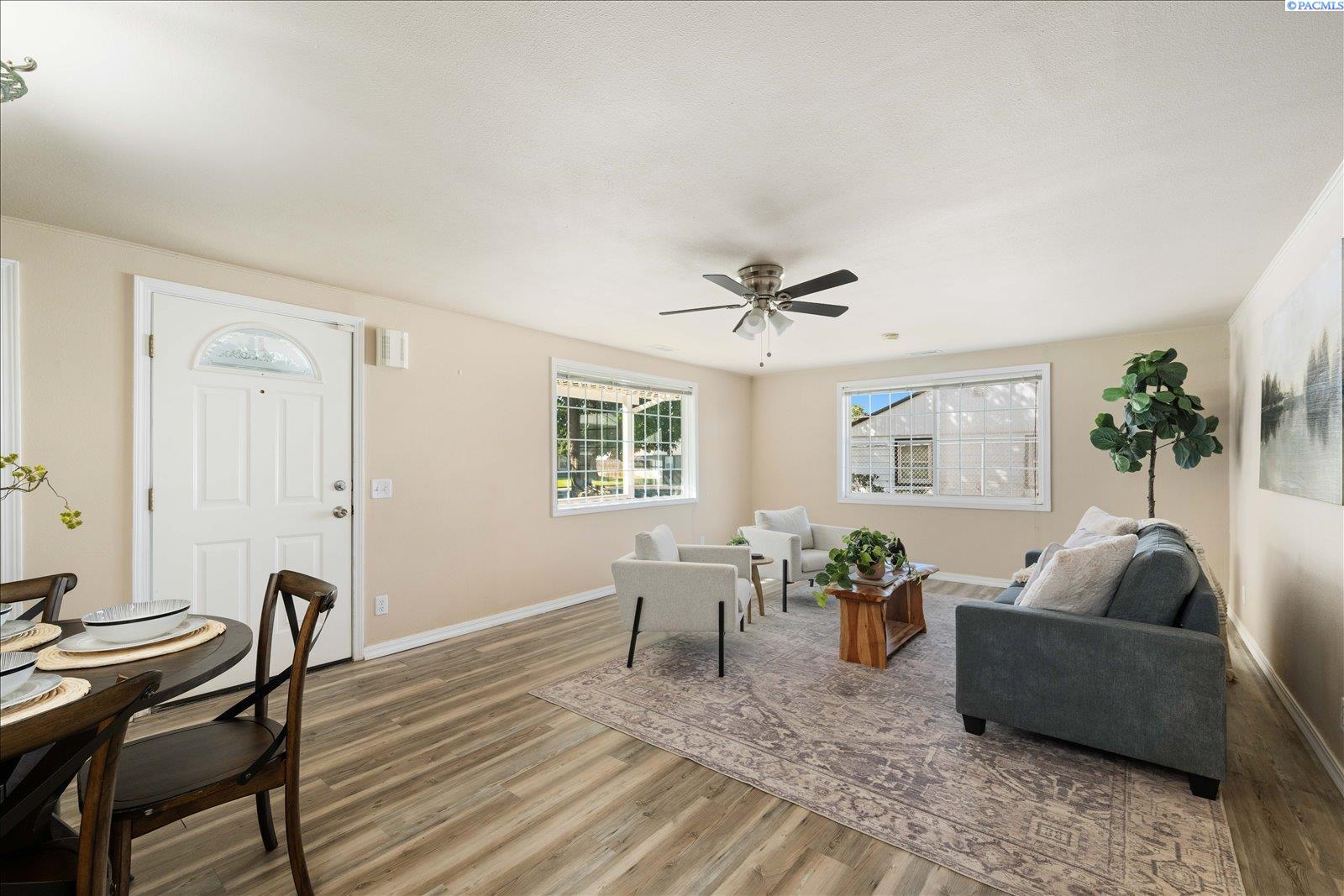 2304 Humphreys St, Richland, WA 99352
