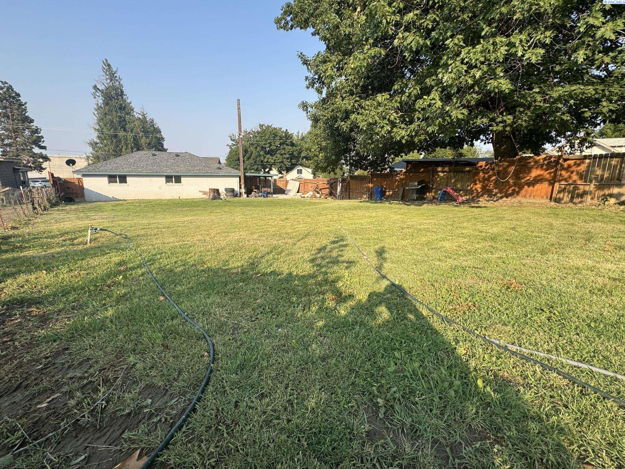 18th image of 1109 Maple Way, Zillah, WA 98953 | MLS# 294044