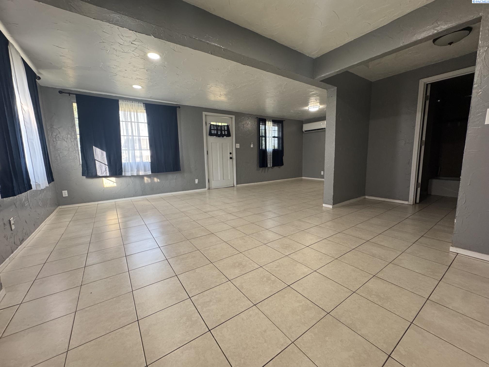 4th image of 1109 Maple Way, Zillah, WA 98953 | MLS# 294044