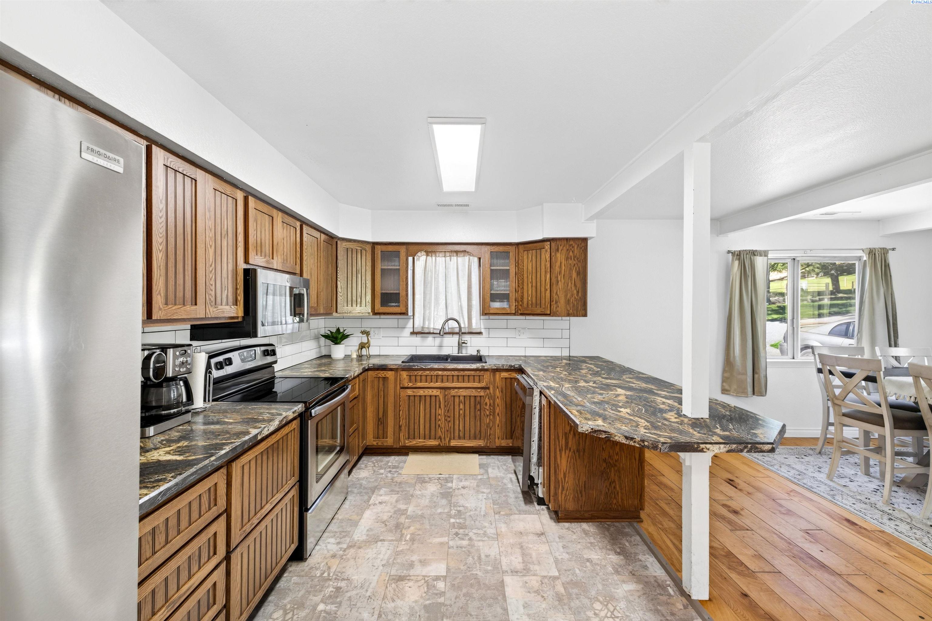 509 Wagon Wheel Pr Nw, Benton City, WA 99320