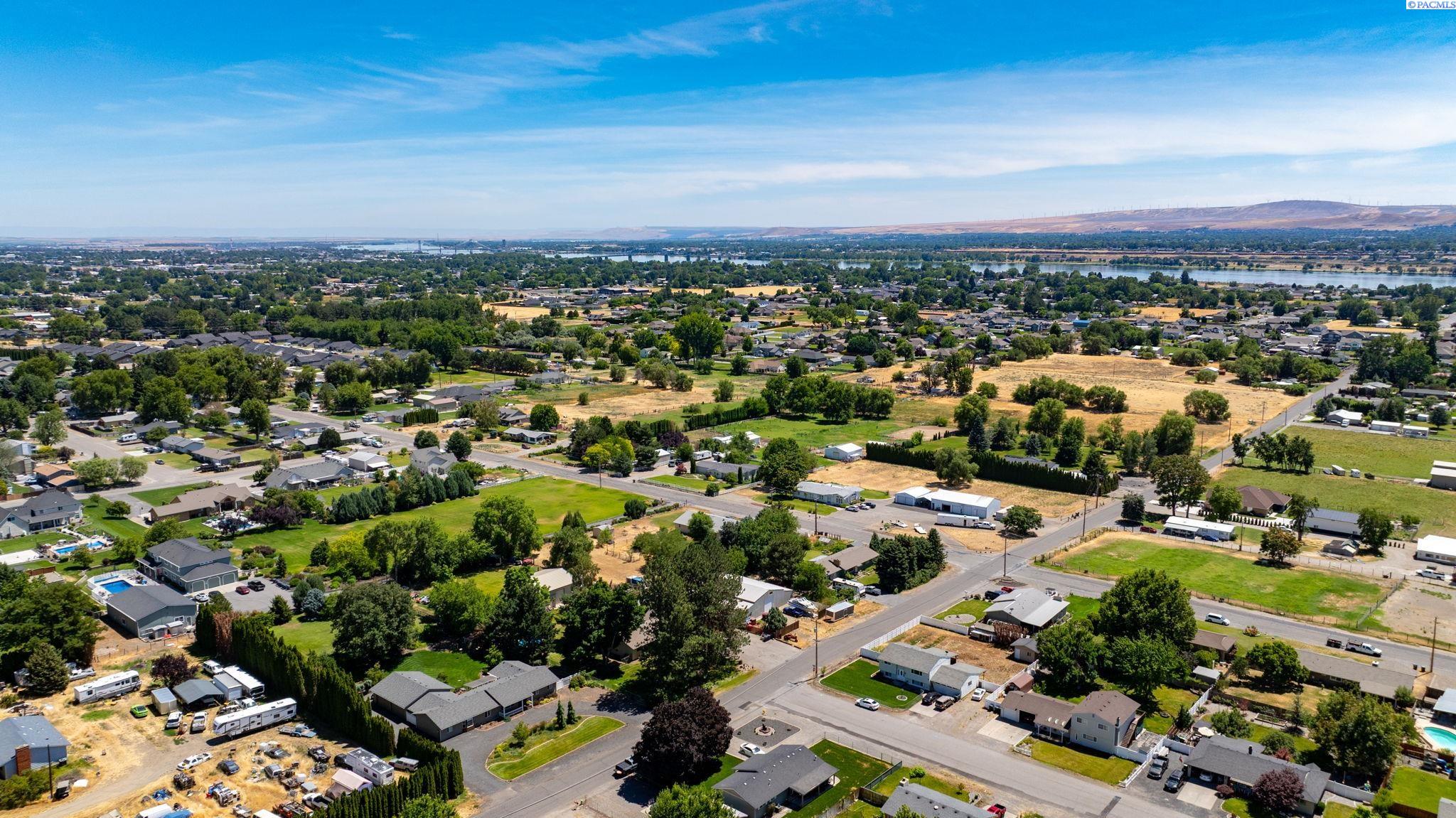 2411 Road 60 , Pasco, WA 99301