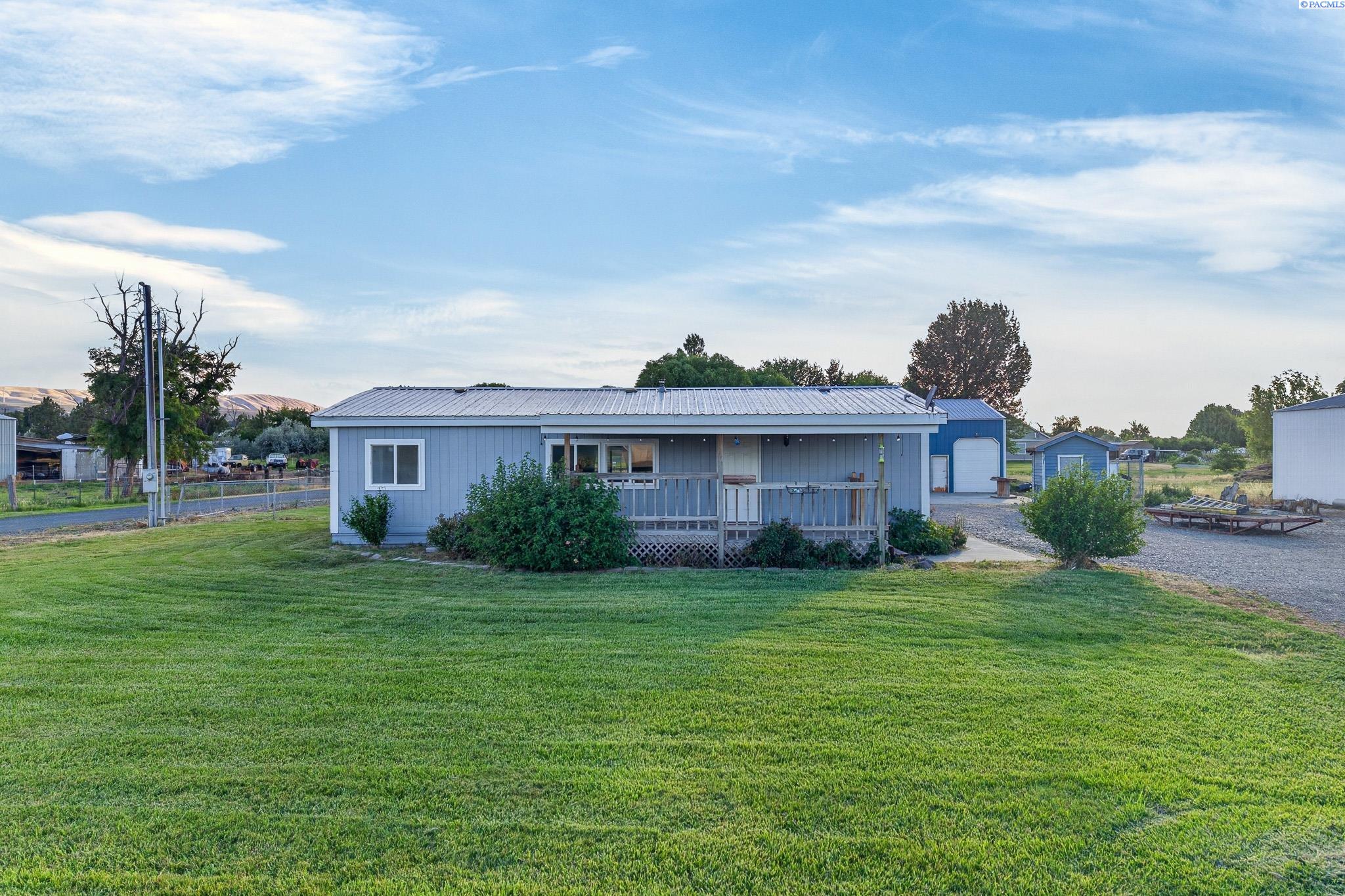 44104 Morton Rd, Kennewick, WA 99337