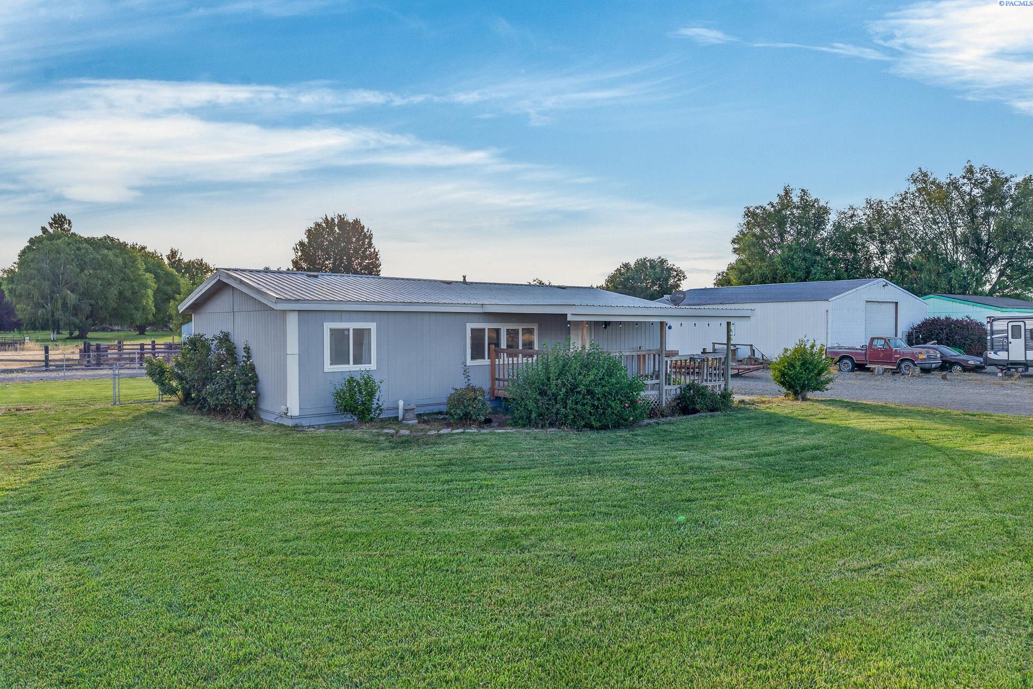 44104 Morton Rd, Kennewick, WA 99337