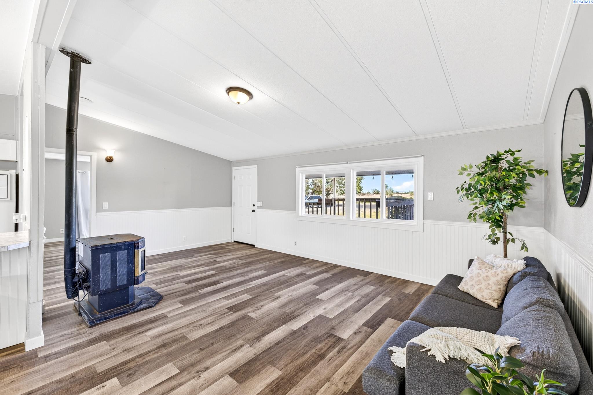 44104 Morton Rd, Kennewick, WA 99337