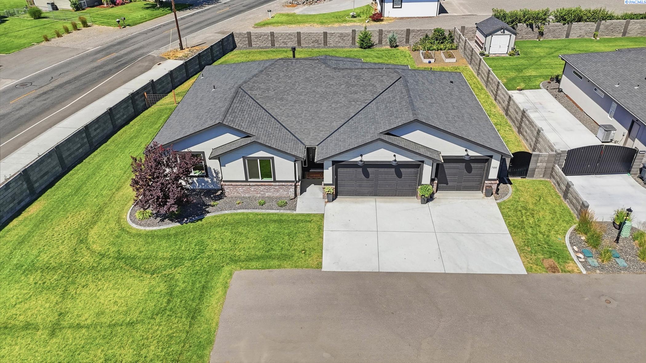 708 Road 57 Ct, Pasco, WA 99301