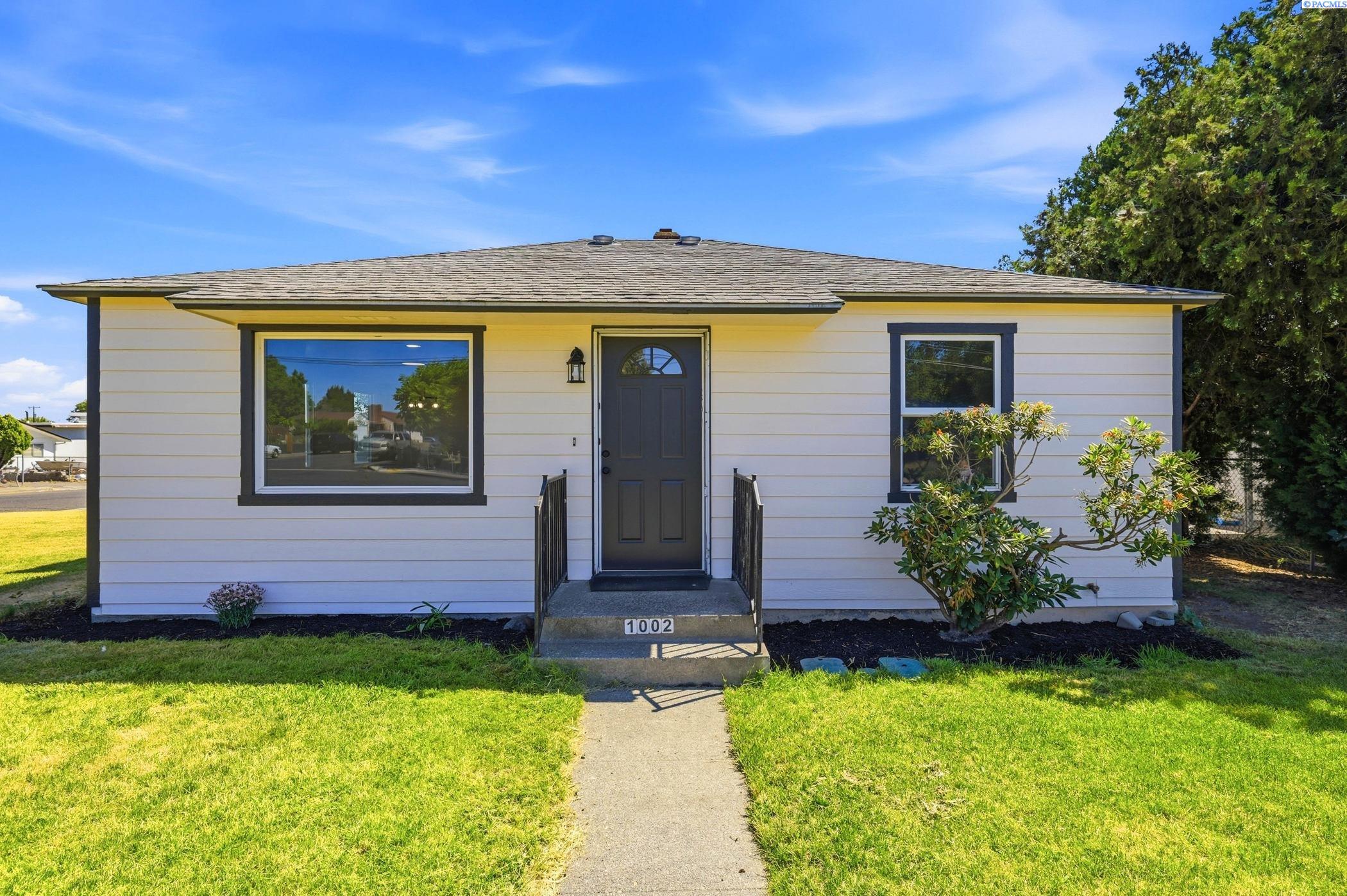 1002 W Pearl St, Pasco WA 99301-3555