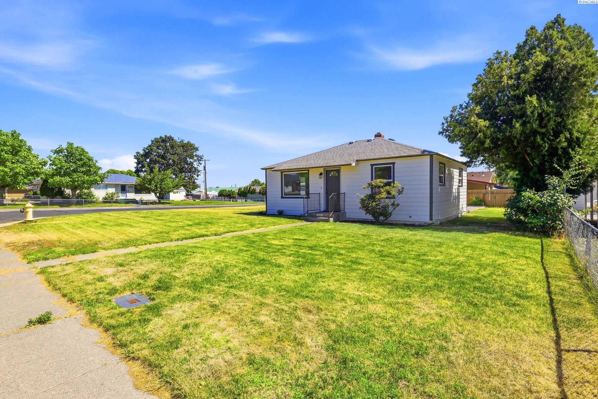 1002 Pearl St, Pasco, WA 99301-3555