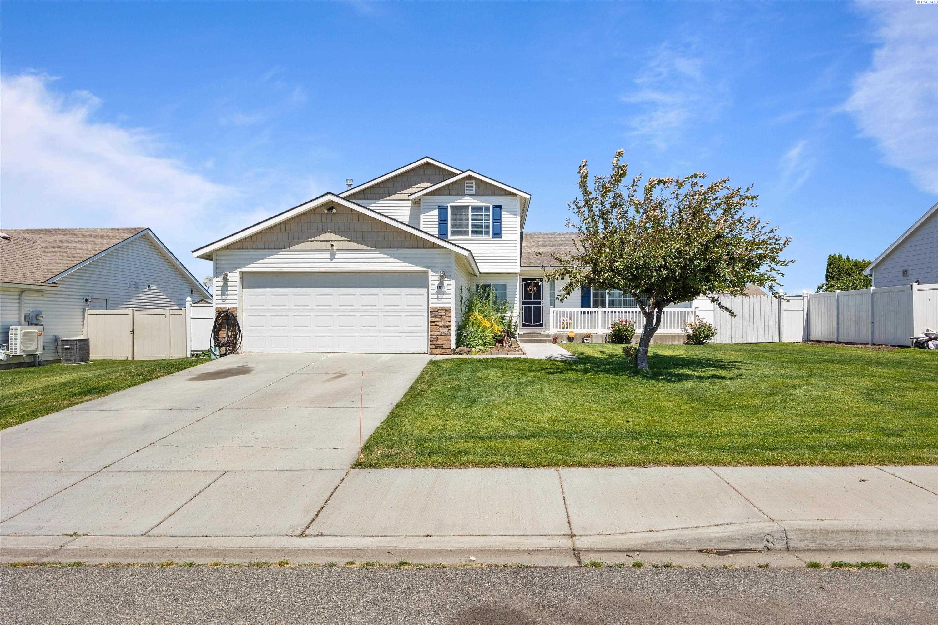 7811 Skagit Ln, Pasco, WA 99301