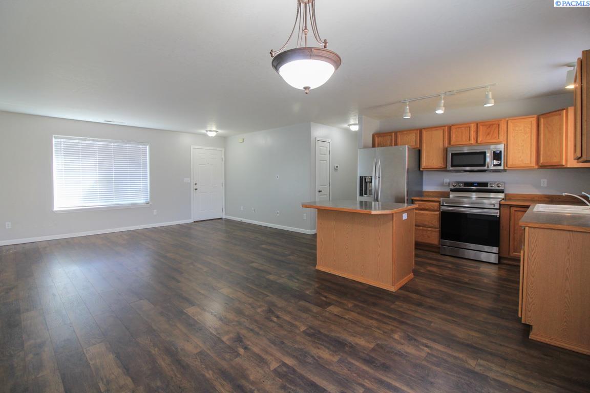 3312 Keeneland Ln, Pasco, WA 99301