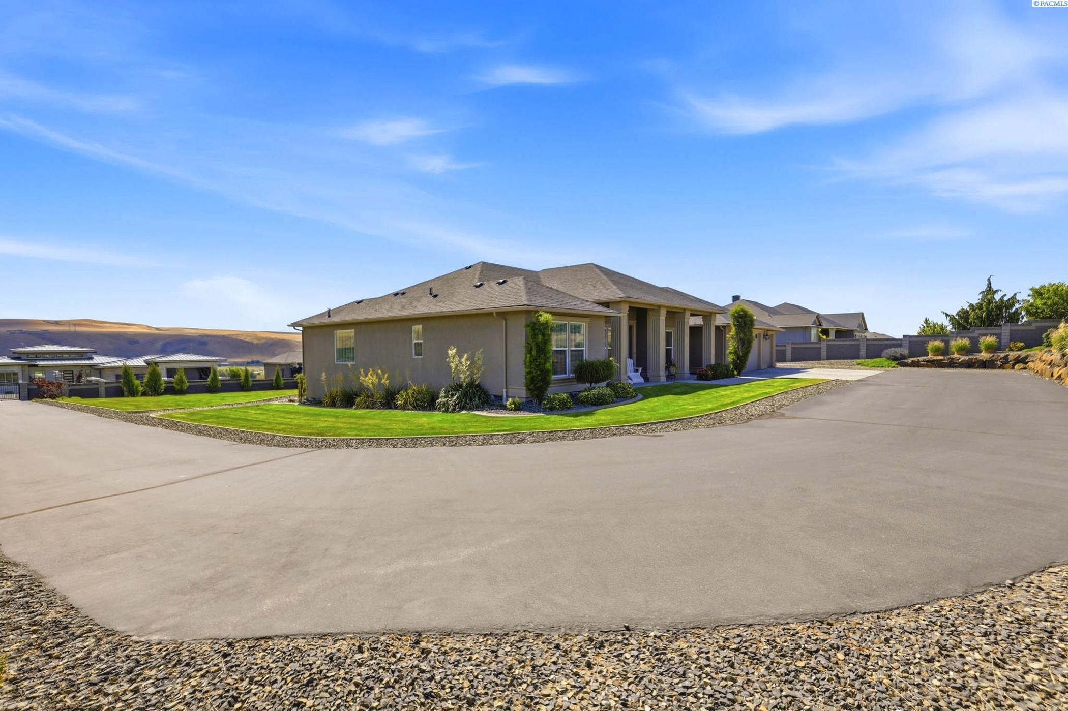 74002 Grand Bluff Lp, Kennewick, WA 99338