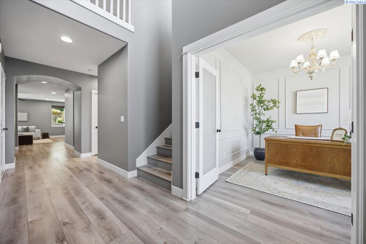 375 Temple Meadow Ln, Richland, WA 99352