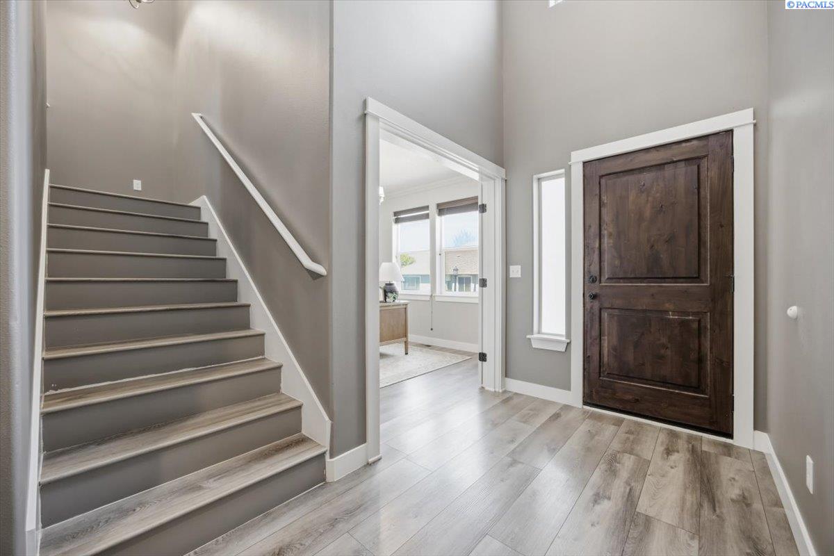375 Temple Meadow Ln, Richland, WA 99352