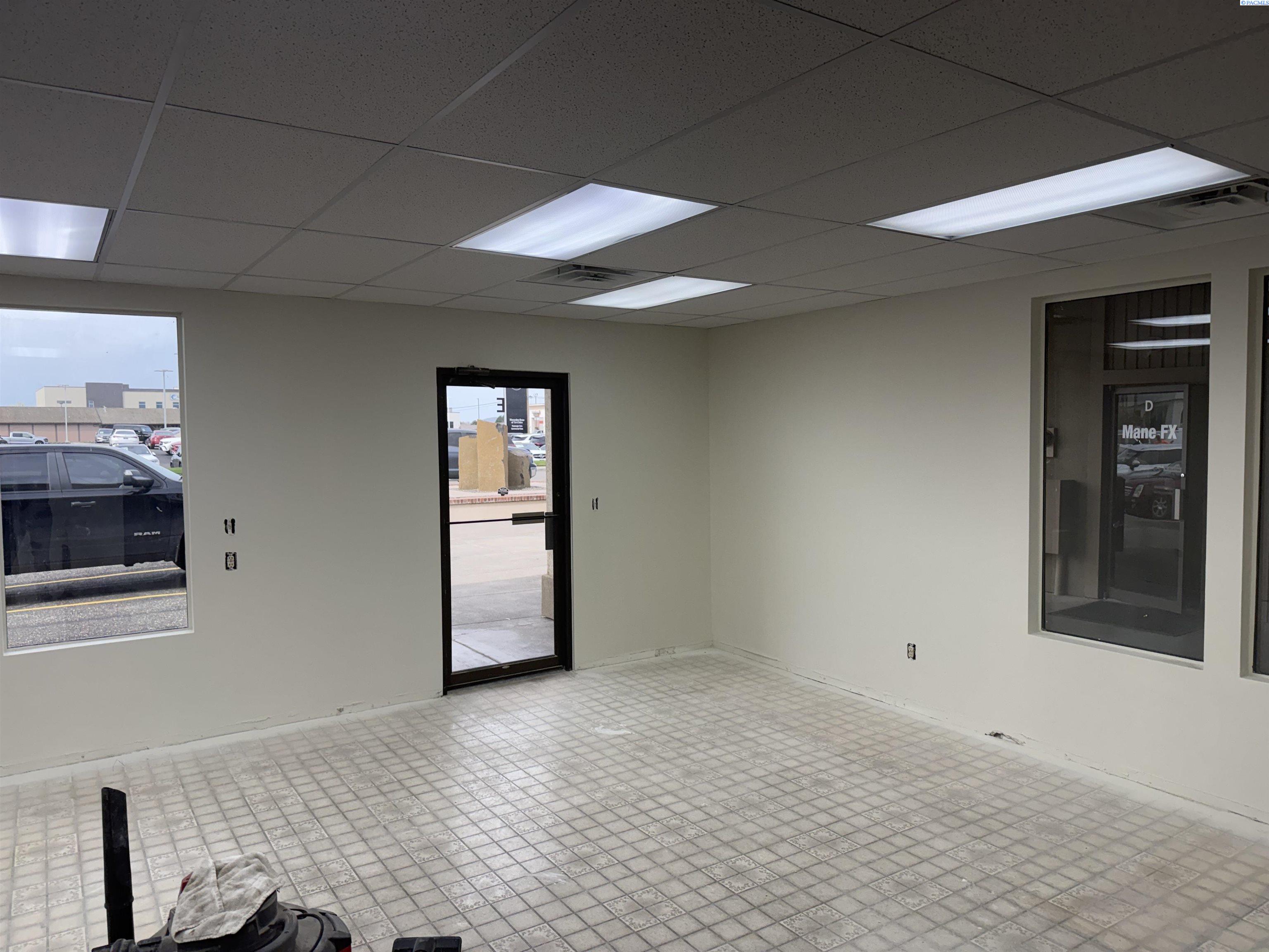 6855 Clearwater Ave #E, Kennewick, WA 99336