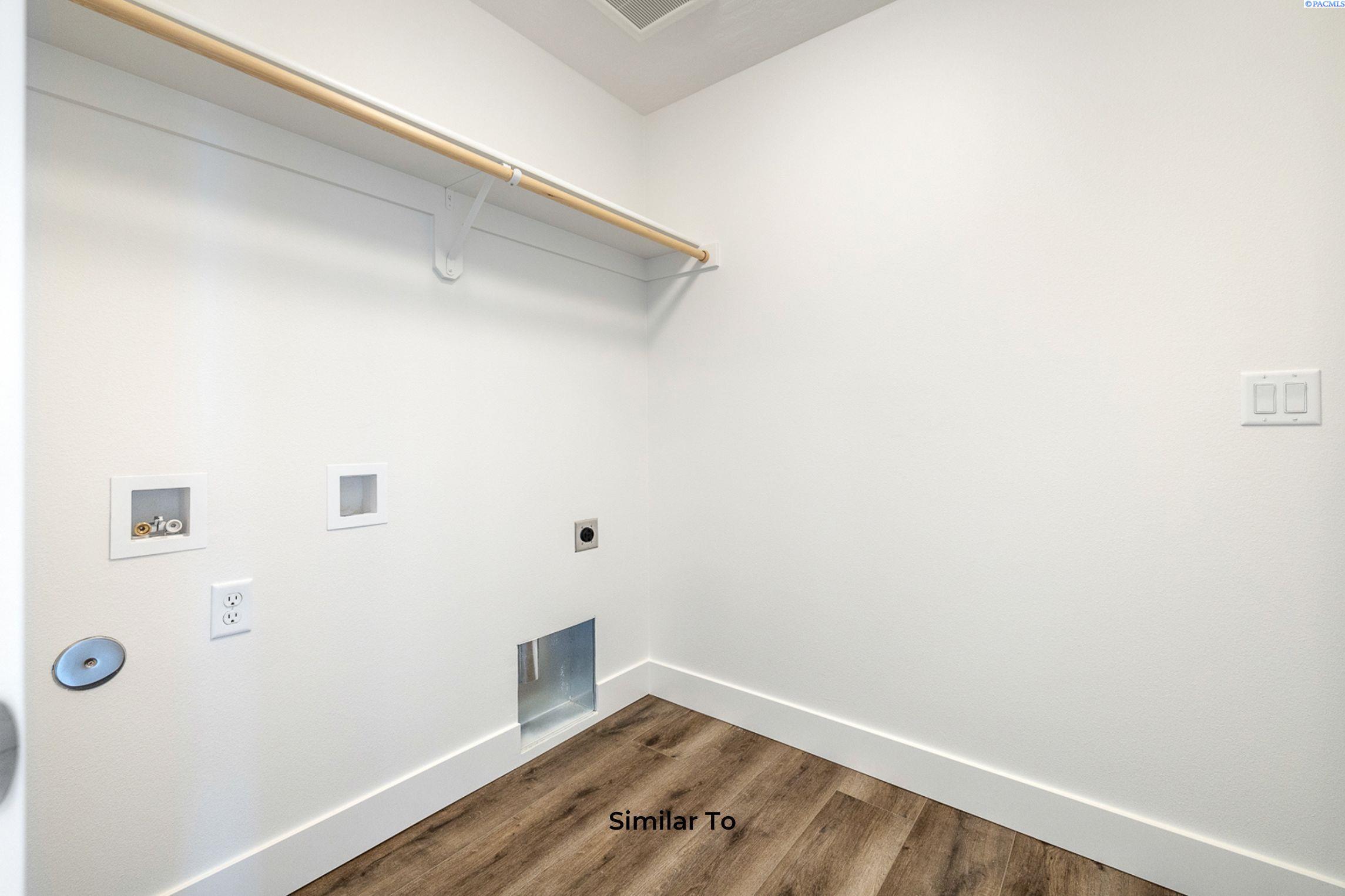 722 Honeylicious St, Richland, WA 99352