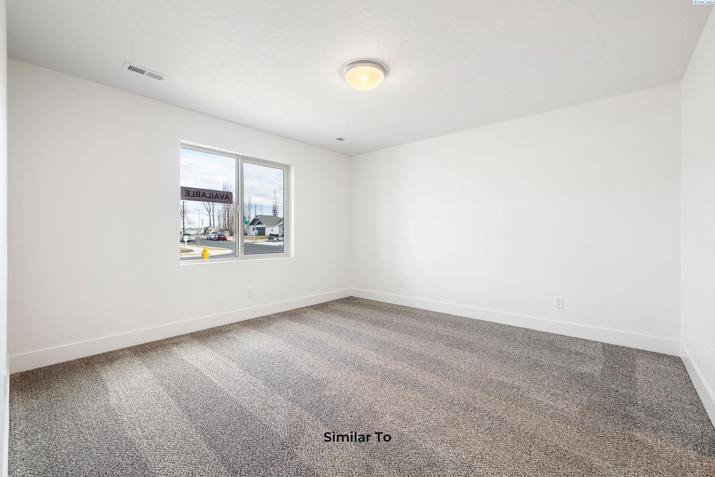 722 Honeylicious St, Richland, WA 99352