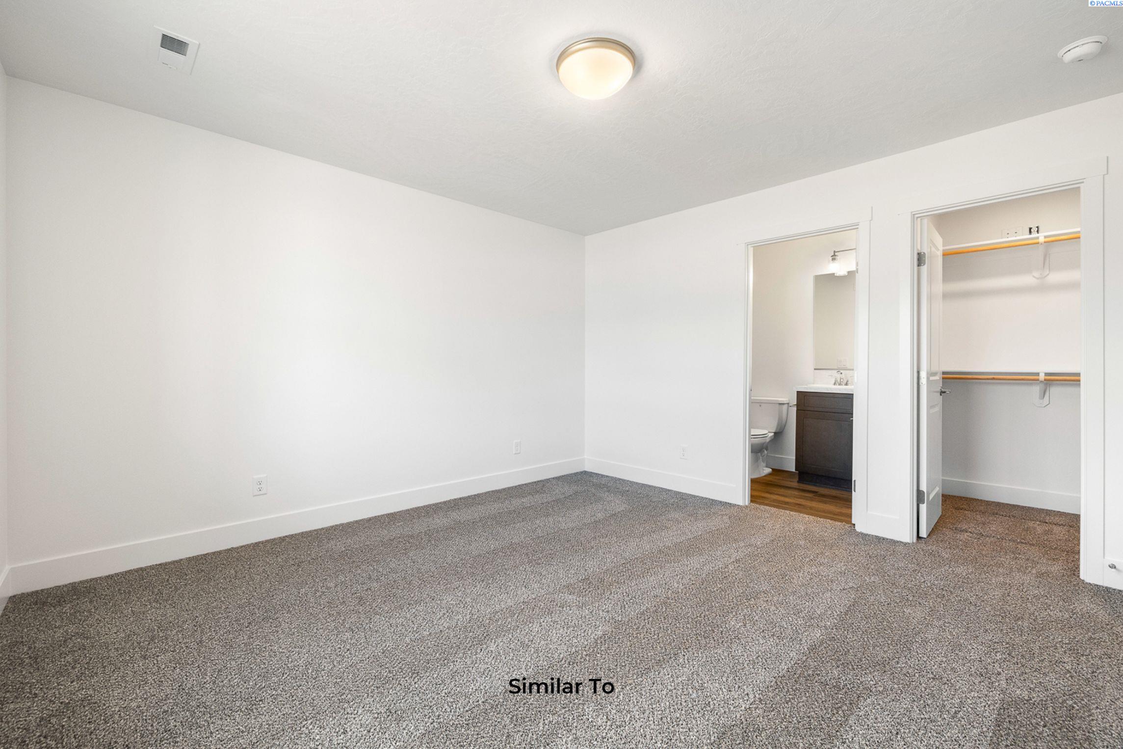722 Honeylicious St, Richland, WA 99352