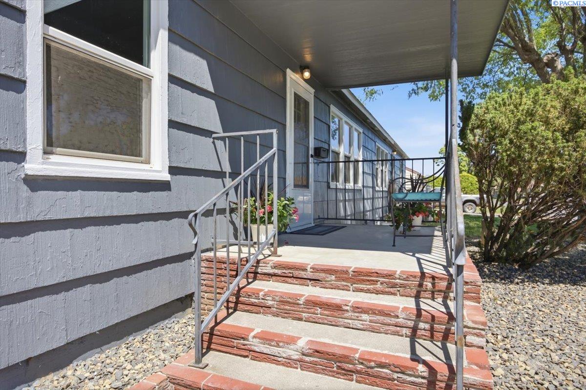 1421 Mahan Ave, Richland, WA 99354