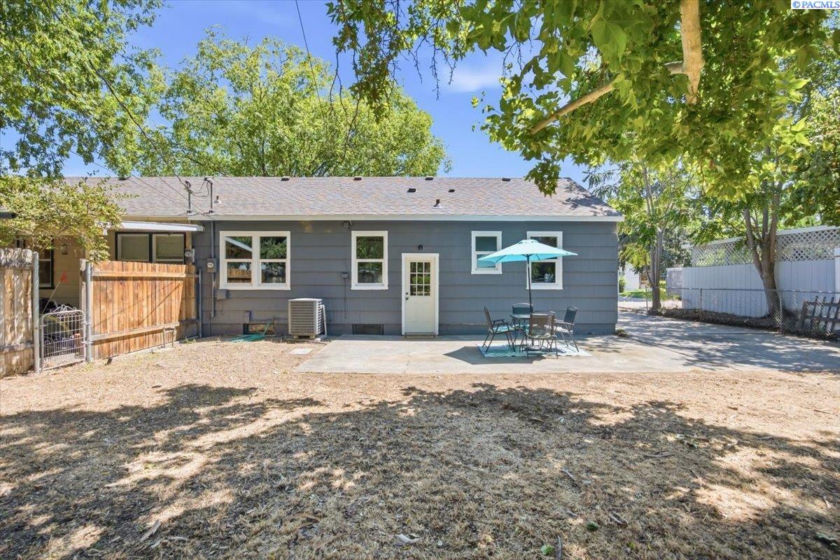 1421 Mahan Ave, Richland, WA 99354