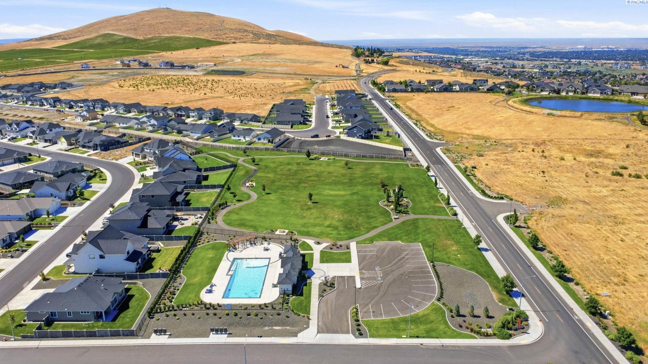 2438 Maggio Loop, Richland, WA 99352