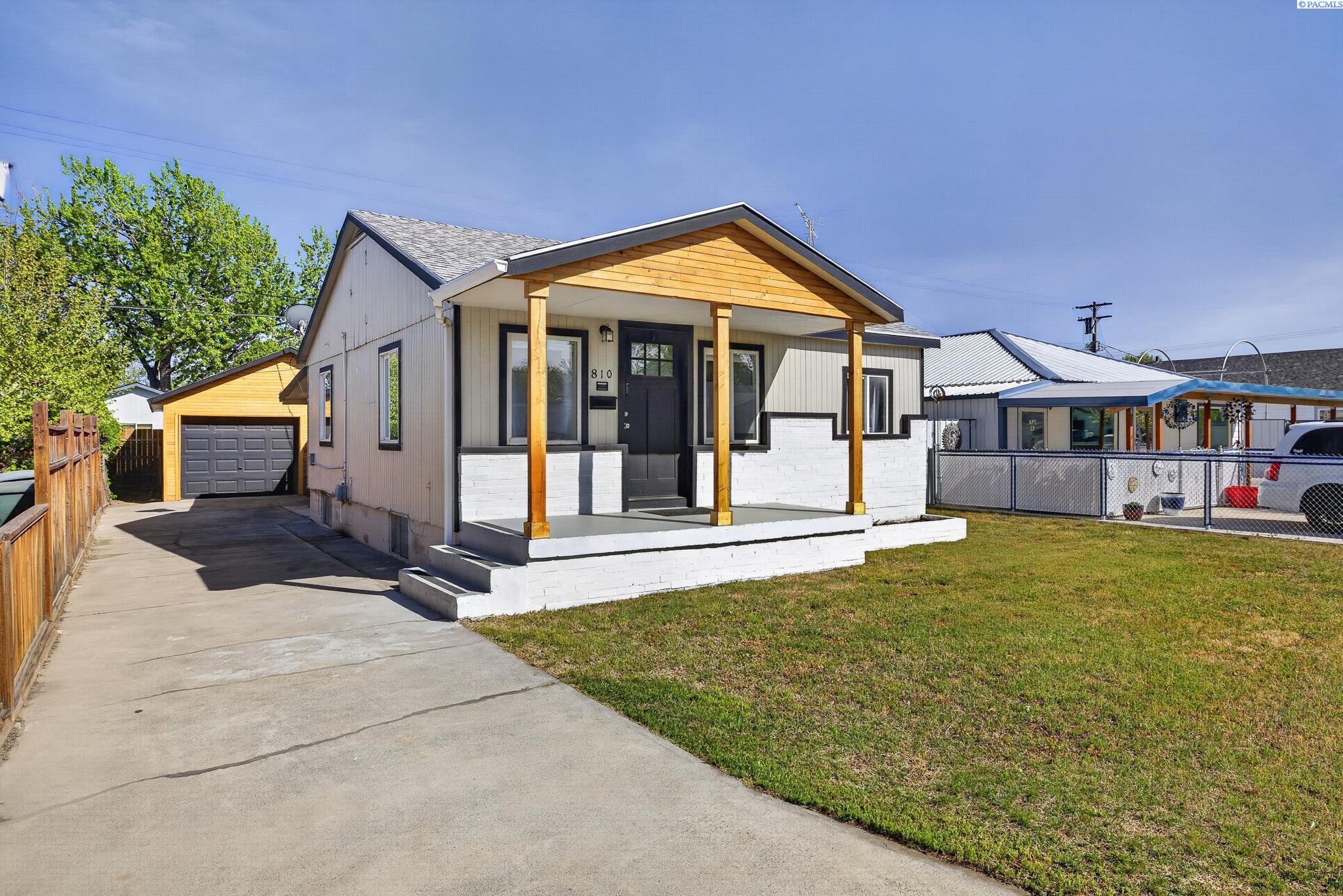 810 Smith Ave, Richland WA 99352