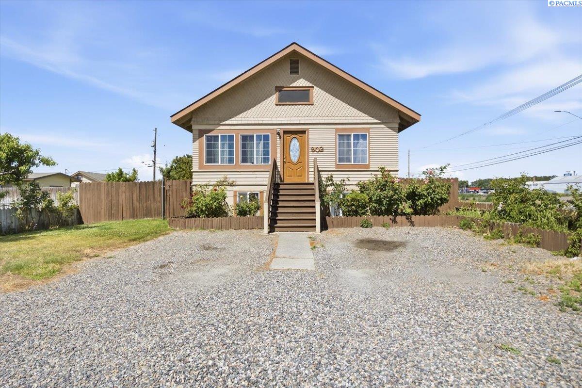 802 11th Ave, Pasco, WA 99301