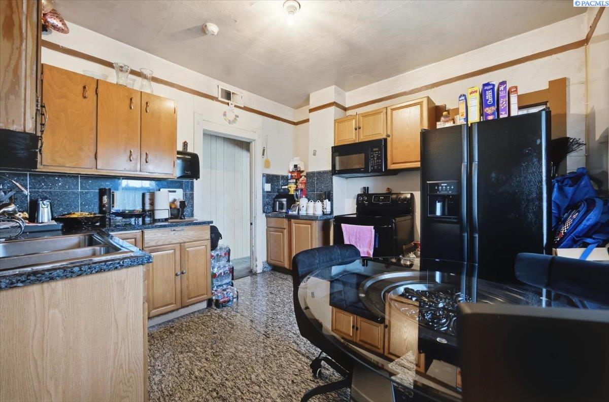 802 11th Ave, Pasco, WA 99301