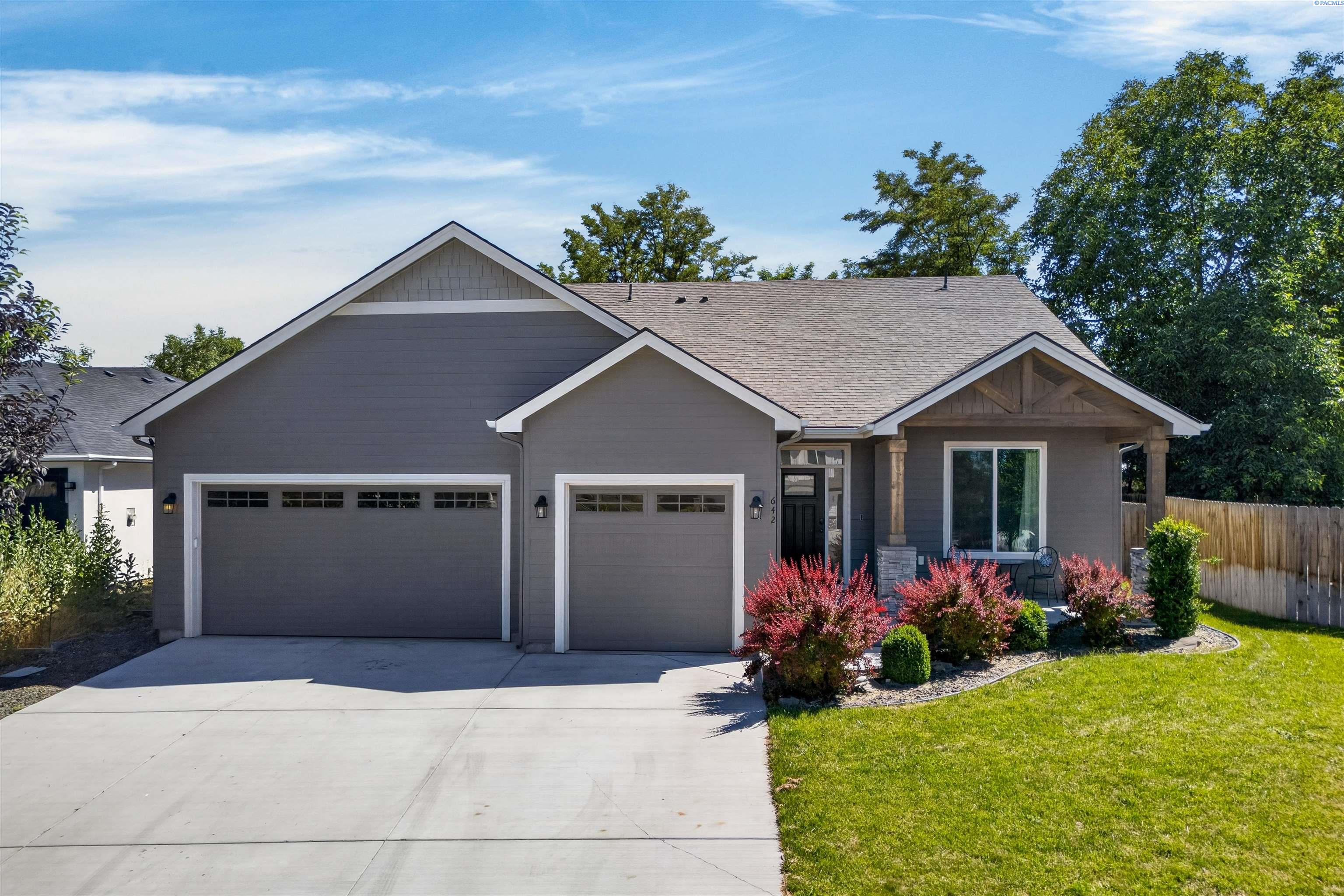642 E 32nd Court, Kennewick WA 99337