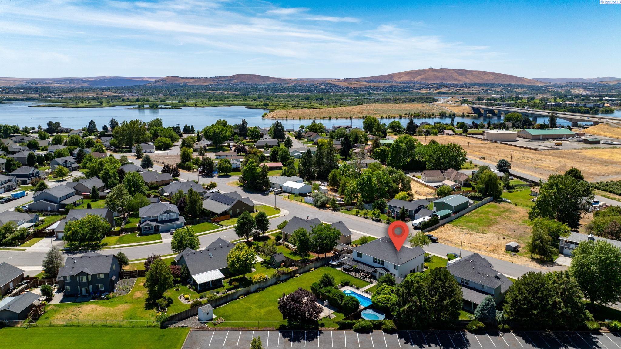 4207 Road 108 , Pasco, WA 99301