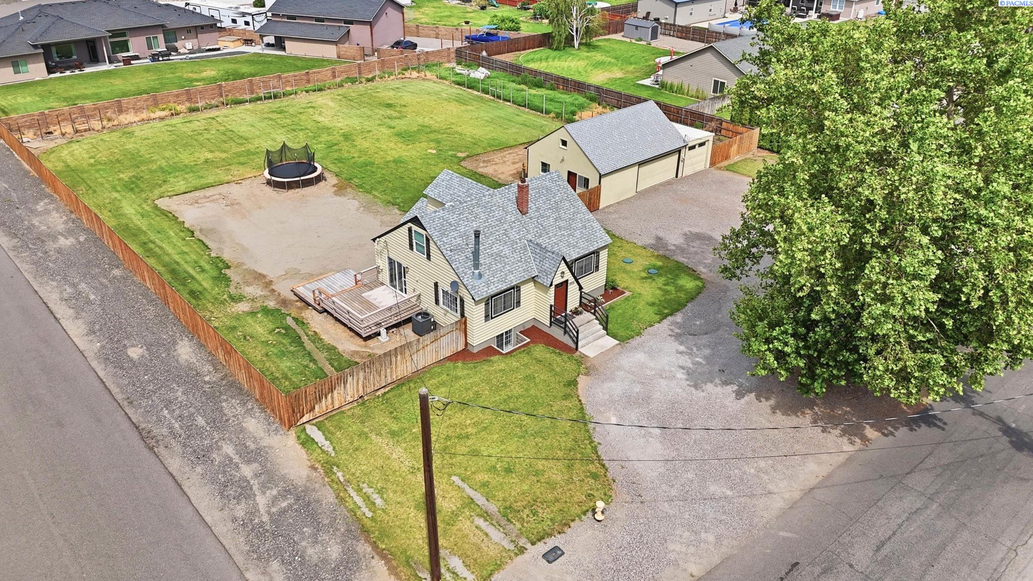 1904 Road 64 , Pasco, WA 99301