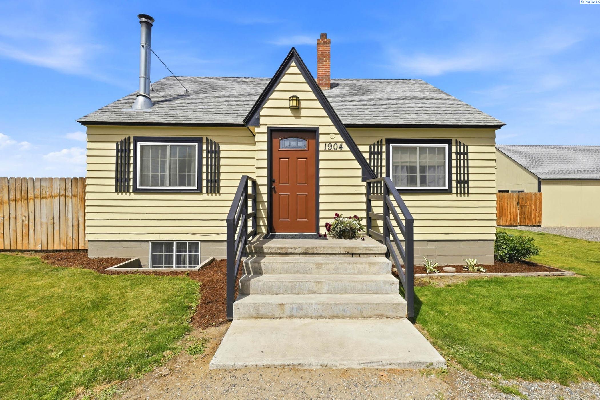 1904 Road 64, Pasco WA 99301