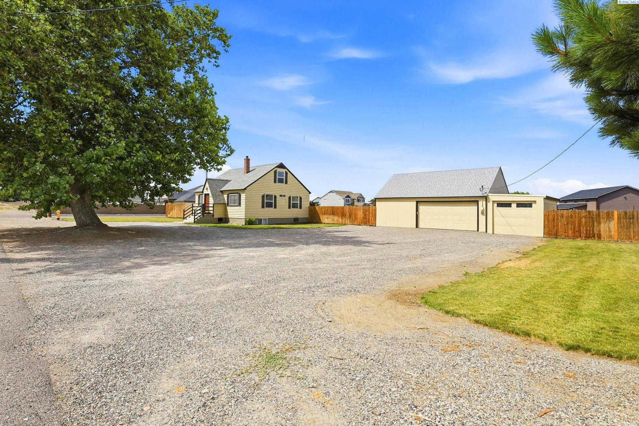1904 Road 64 , Pasco, WA 99301
