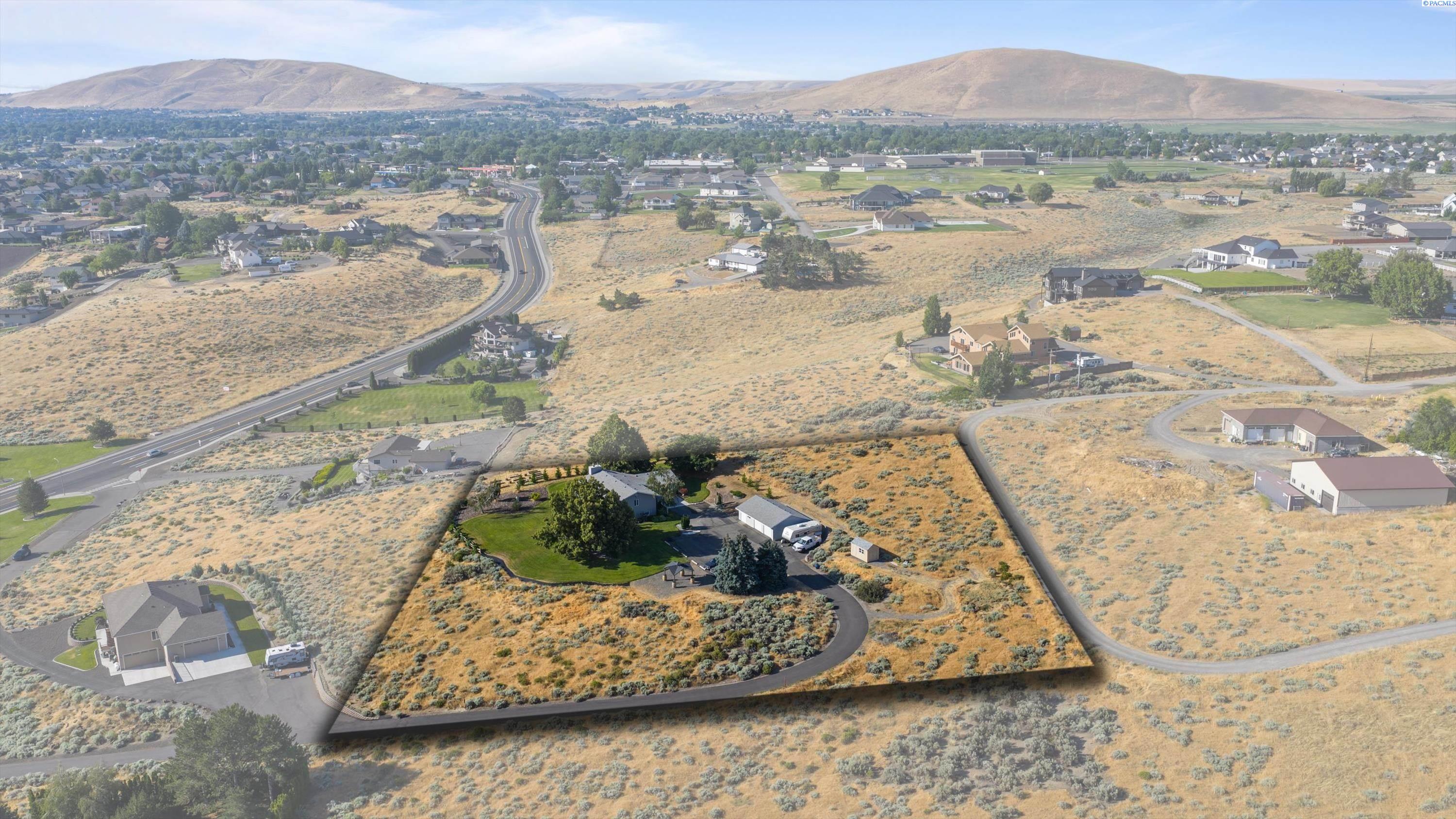703 S 48th Ave, West Richland, WA 99353