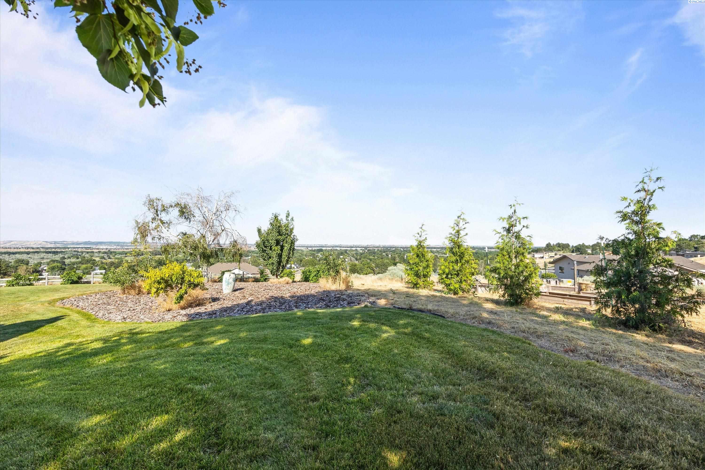 703 48th Ave, West Richland, WA 99353