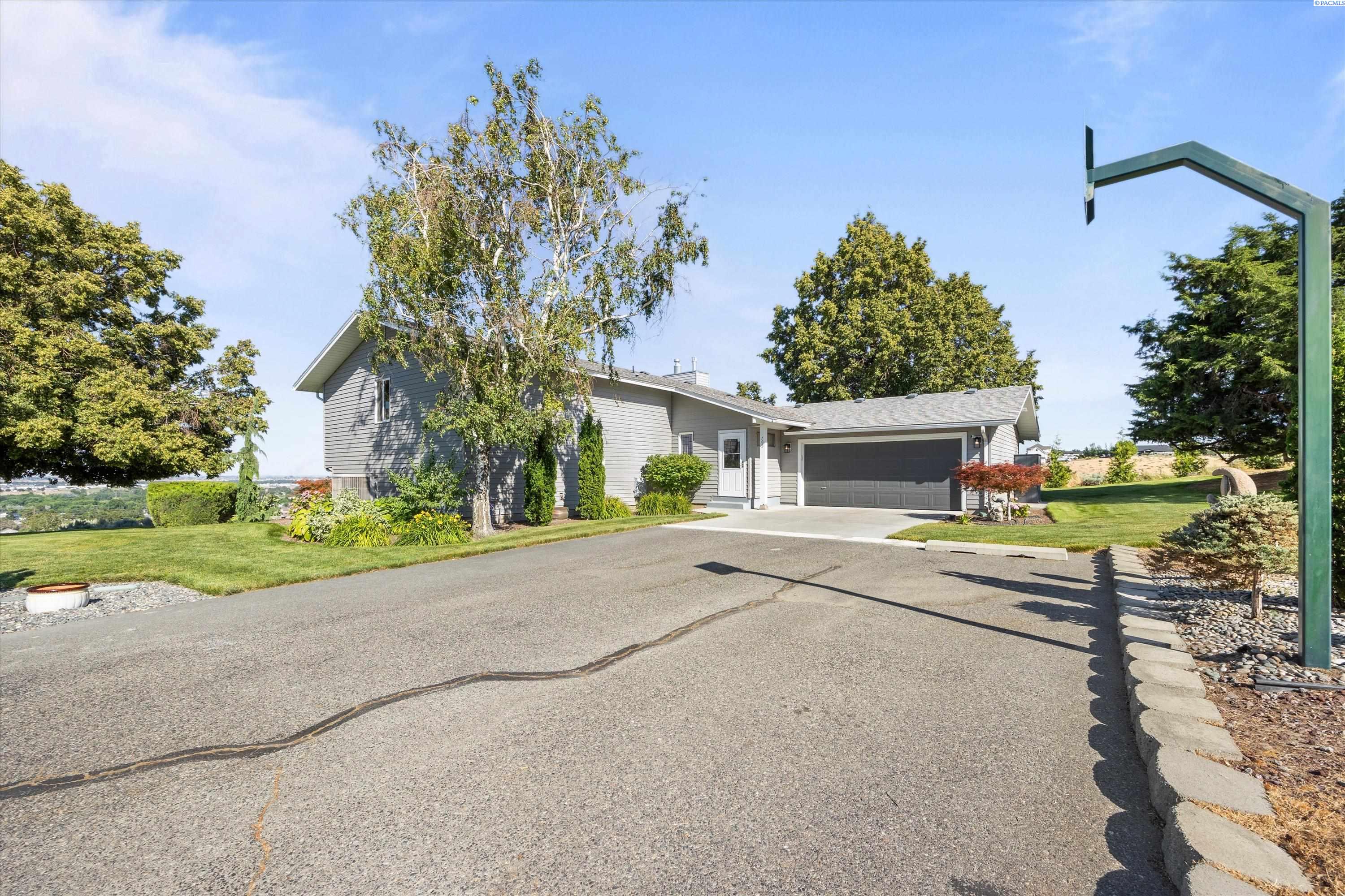 703 48th Ave, West Richland, WA 99353