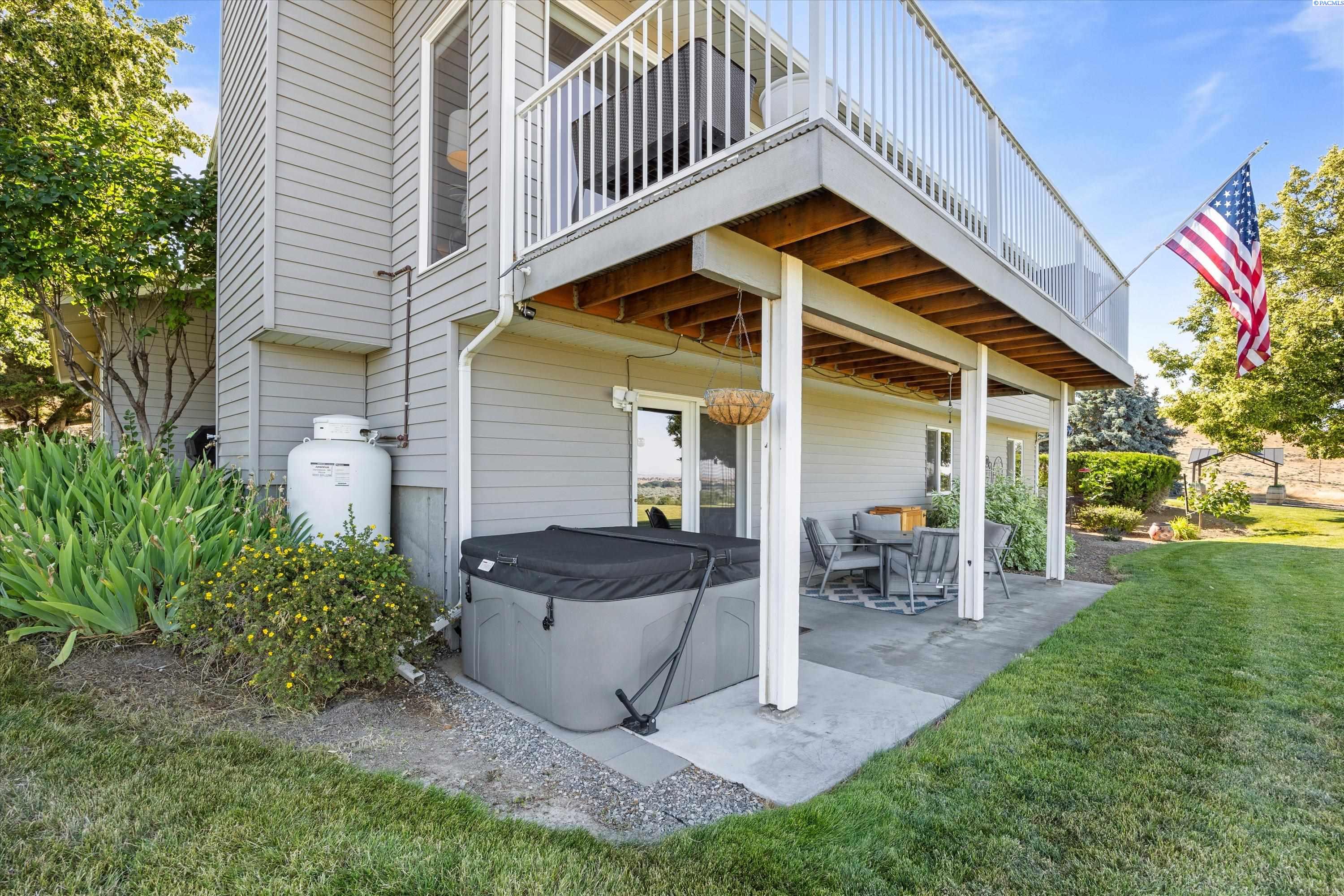 703 48th Ave, West Richland, WA 99353