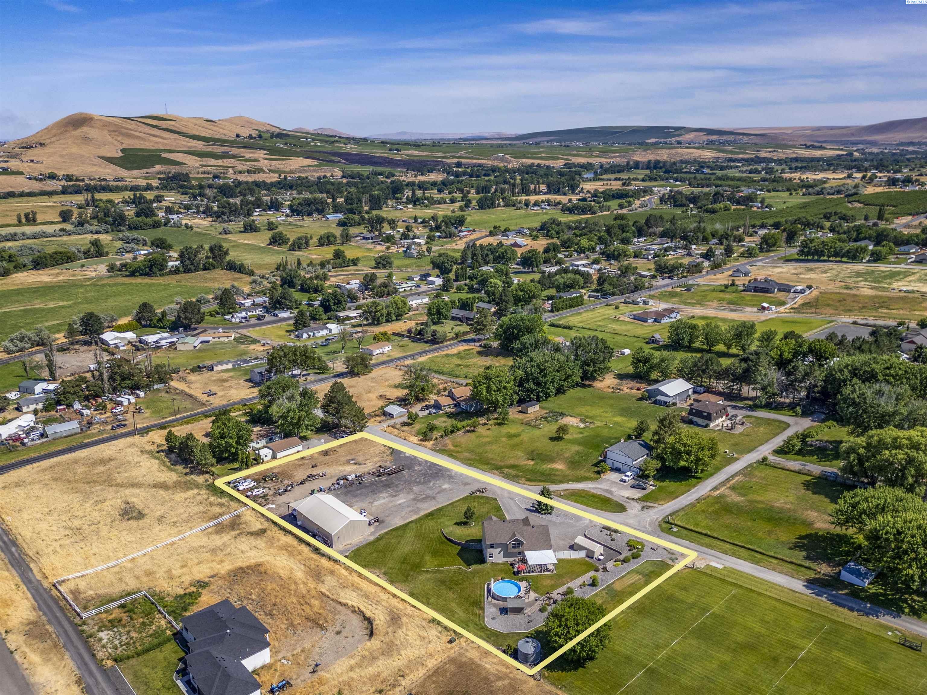 504 Wagon Wheel Pr Nw, Benton City, WA 99320