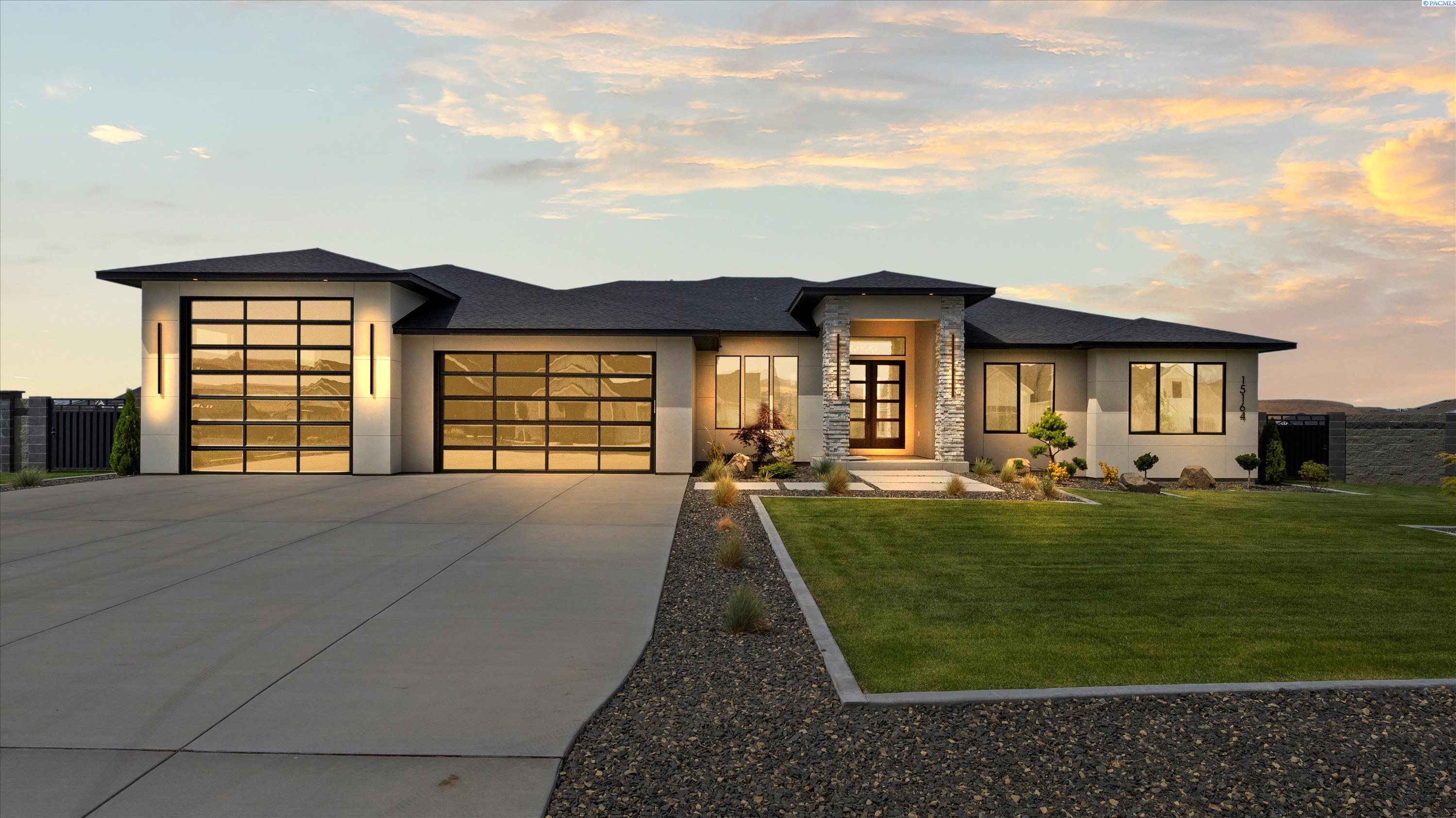 15164 Furlong Ln, Kennewick, WA 99338