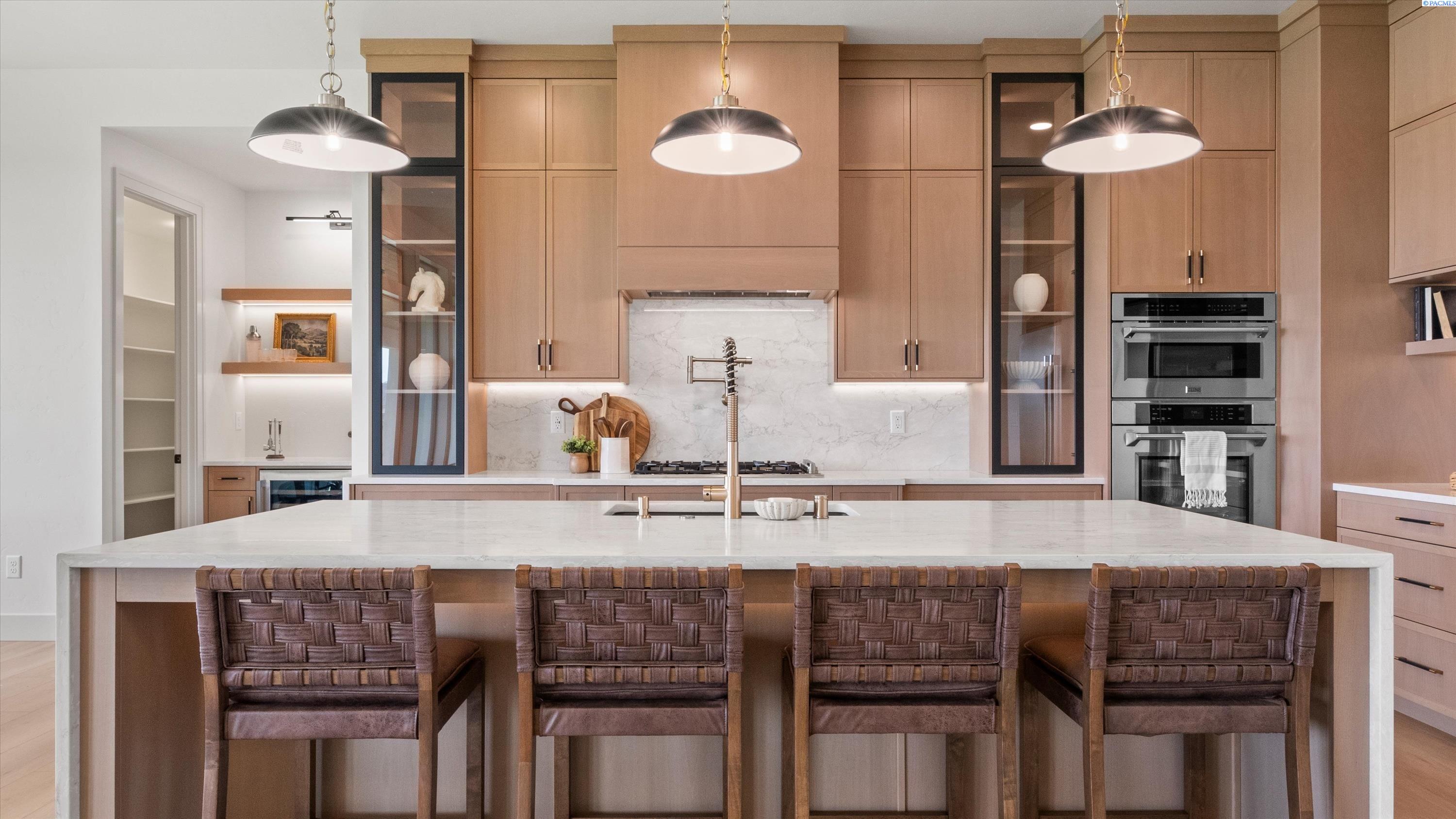 15164 Furlong Ln, Kennewick, WA 99338