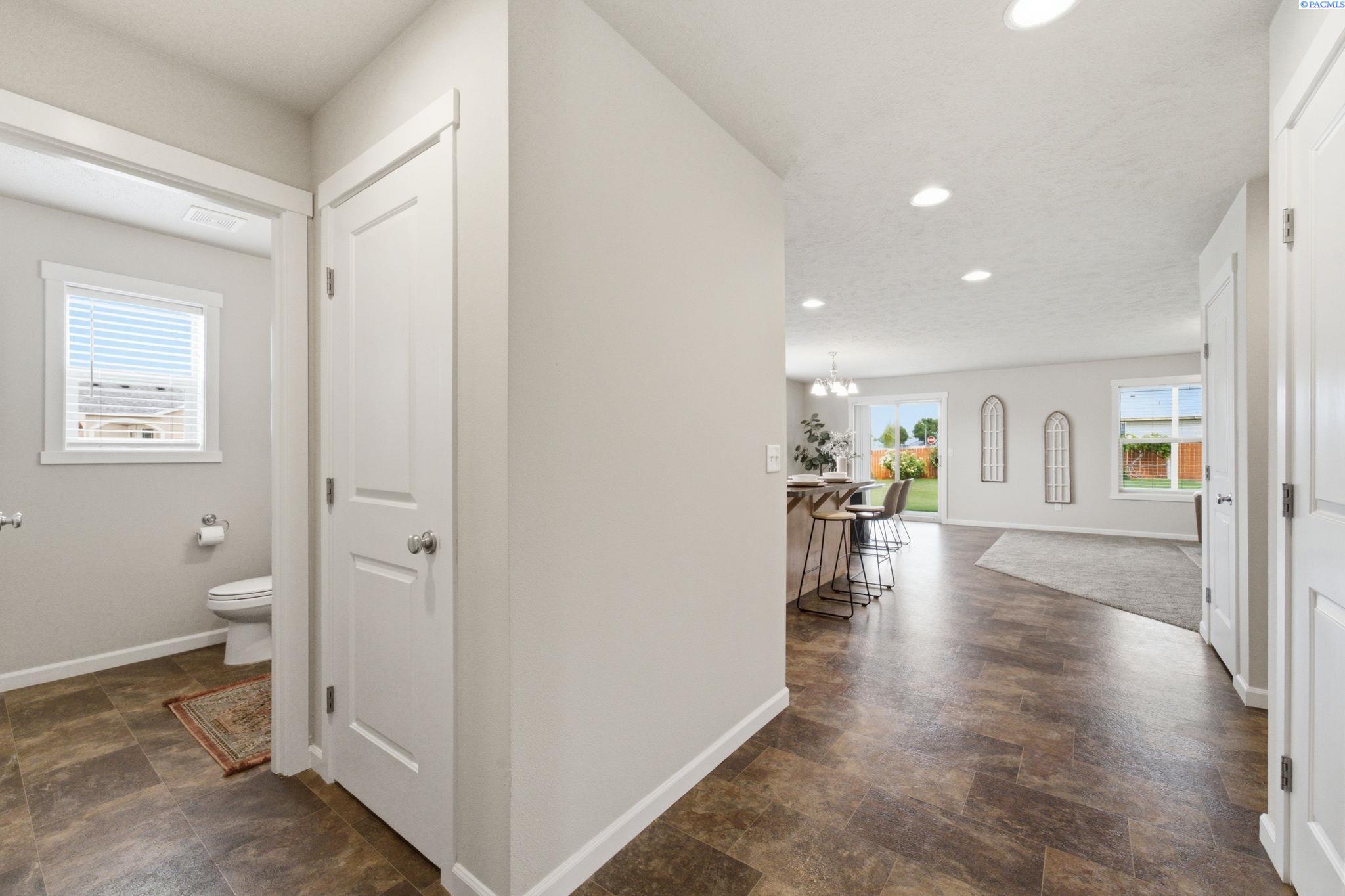 4515 Phoenix Ln, Pasco, WA 99301