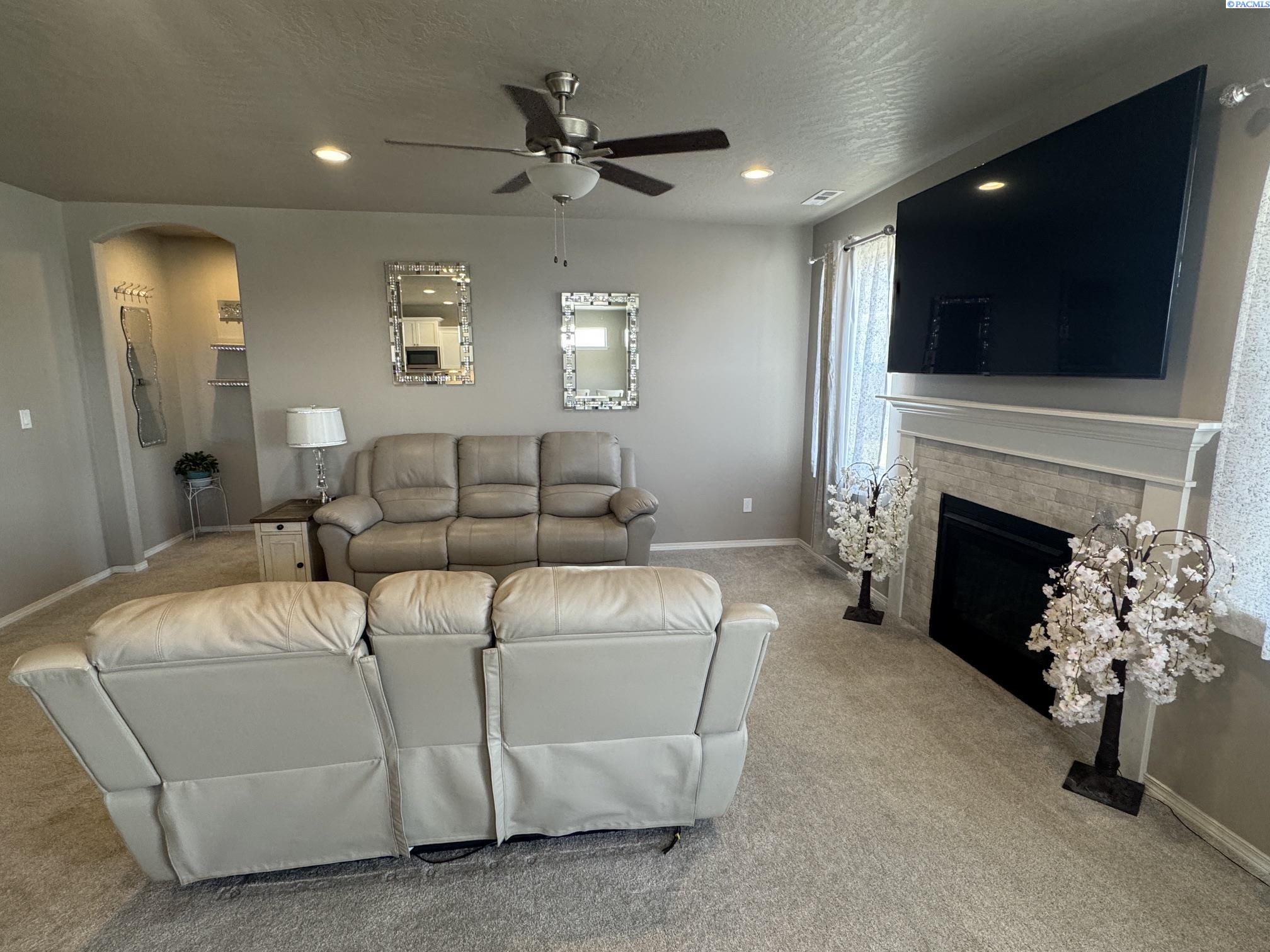 315 San Fernando Way, Prosser, WA 99350