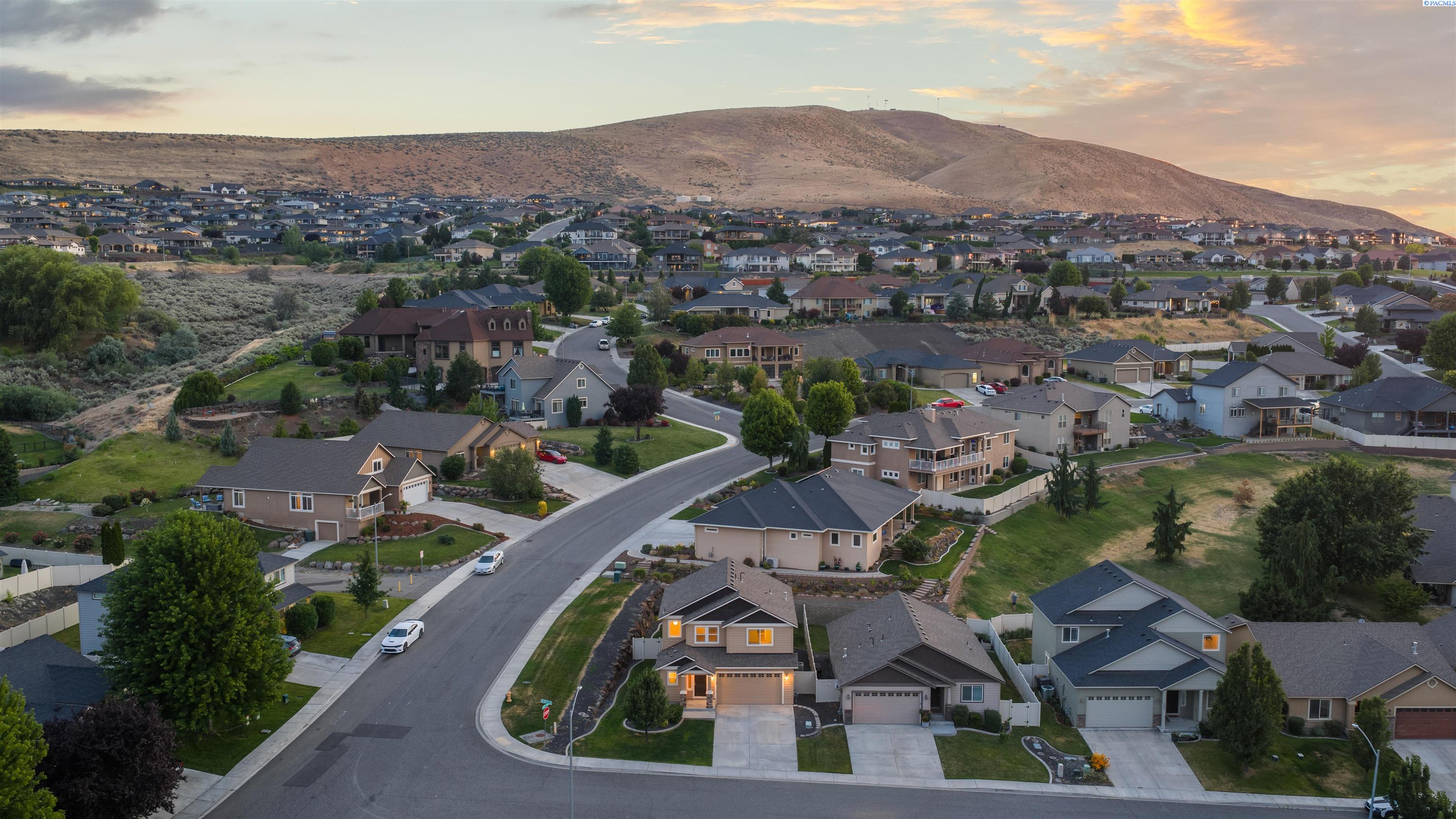 1455 Azalea Ave, Richland, WA 99352