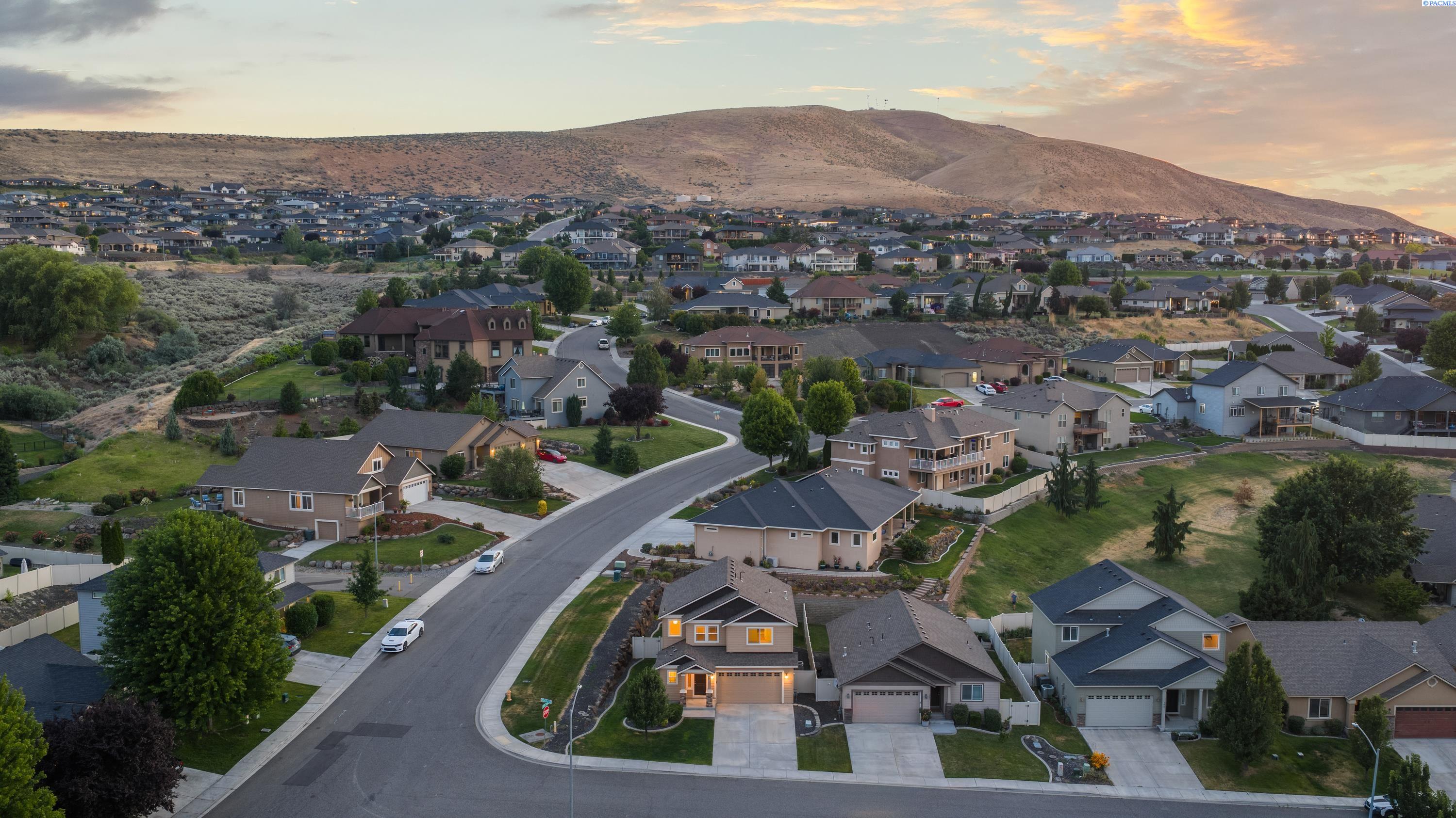 1455 Azalea Ave, Richland, WA 99352