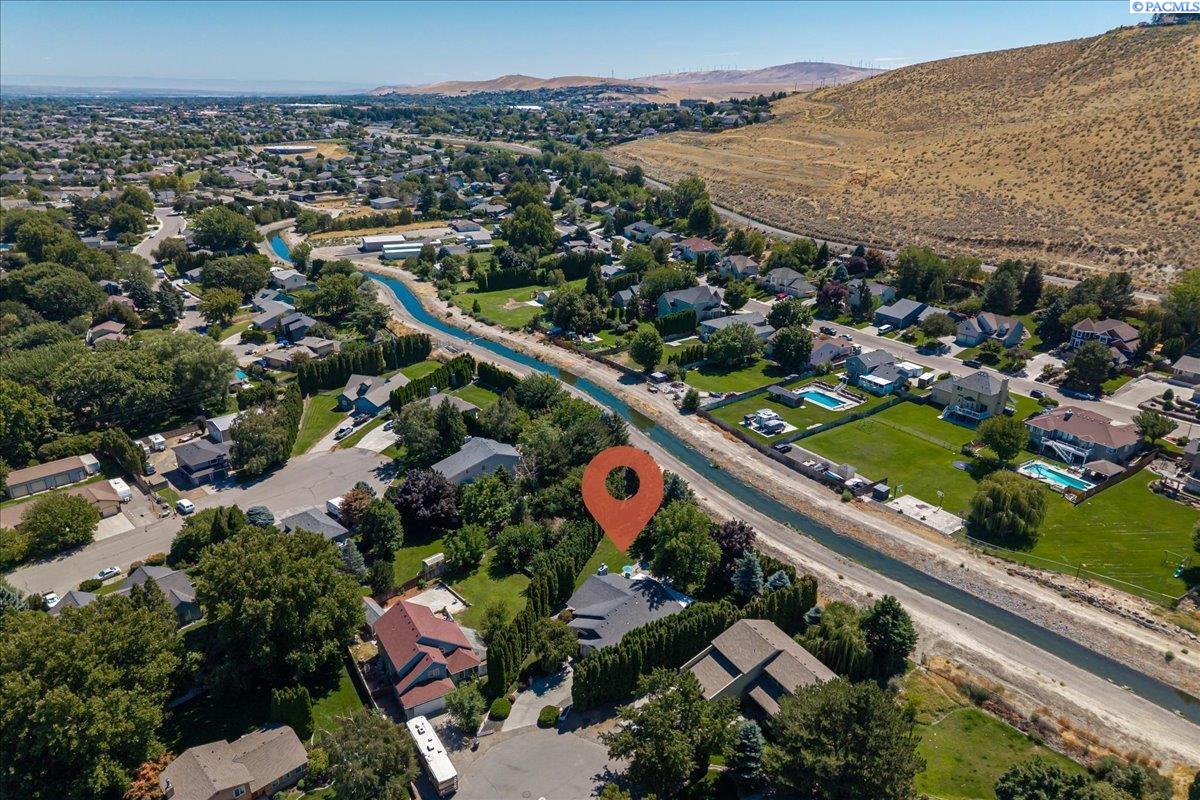 1707 Penn Pl, Kennewick, WA 99338