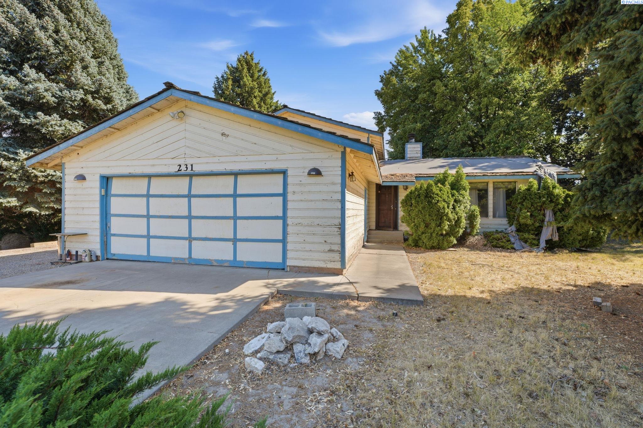 231 Mata Rd, Kennewick, WA 99338