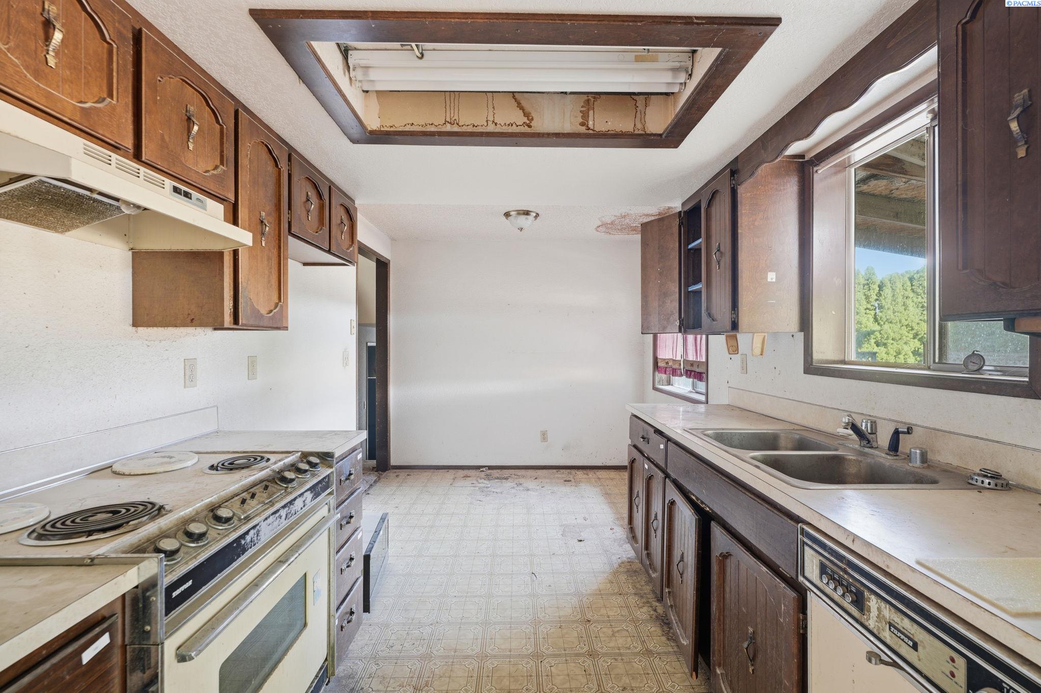 231 Mata Rd, Kennewick, WA 99338